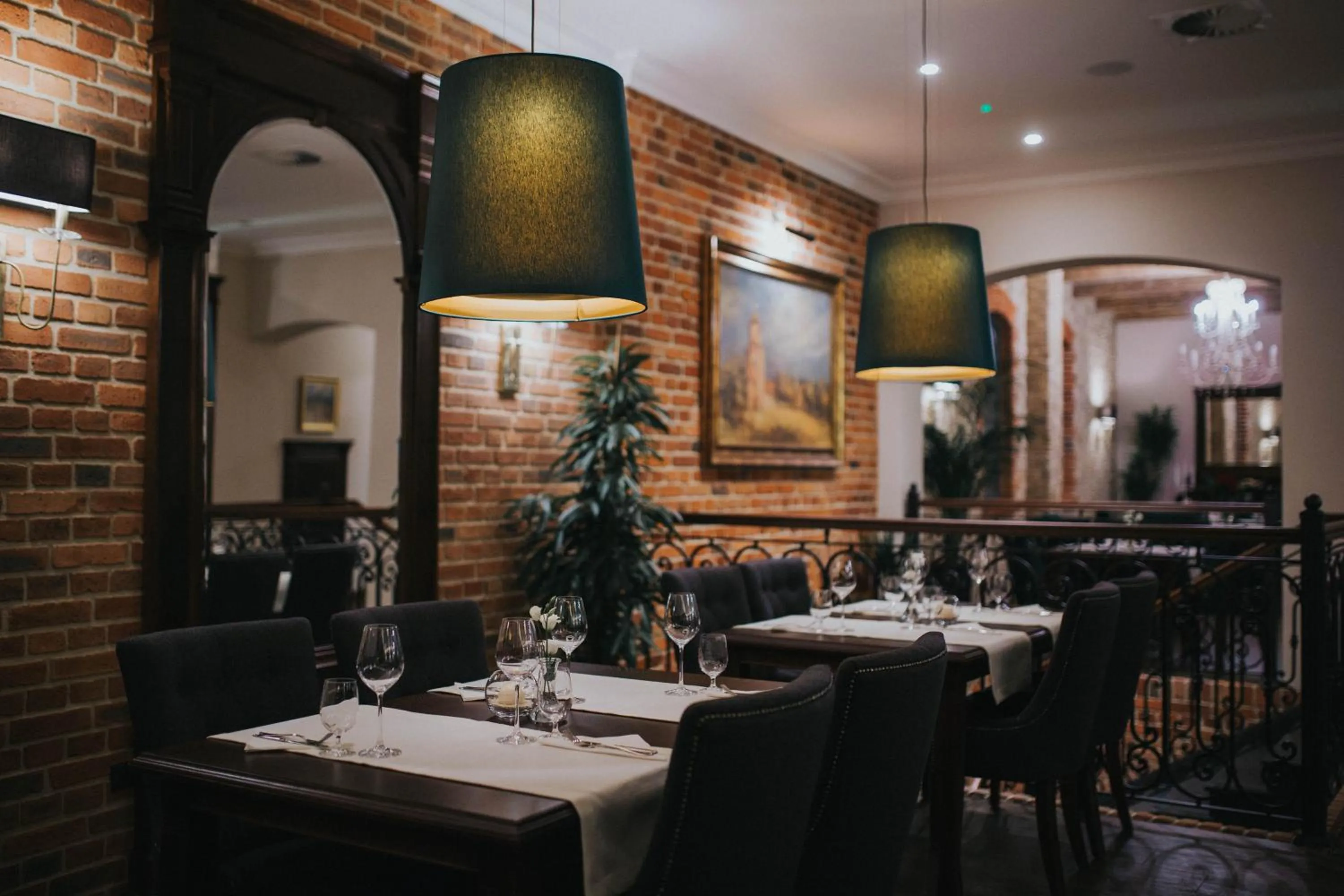 Restaurant/places to eat in HG Hotel