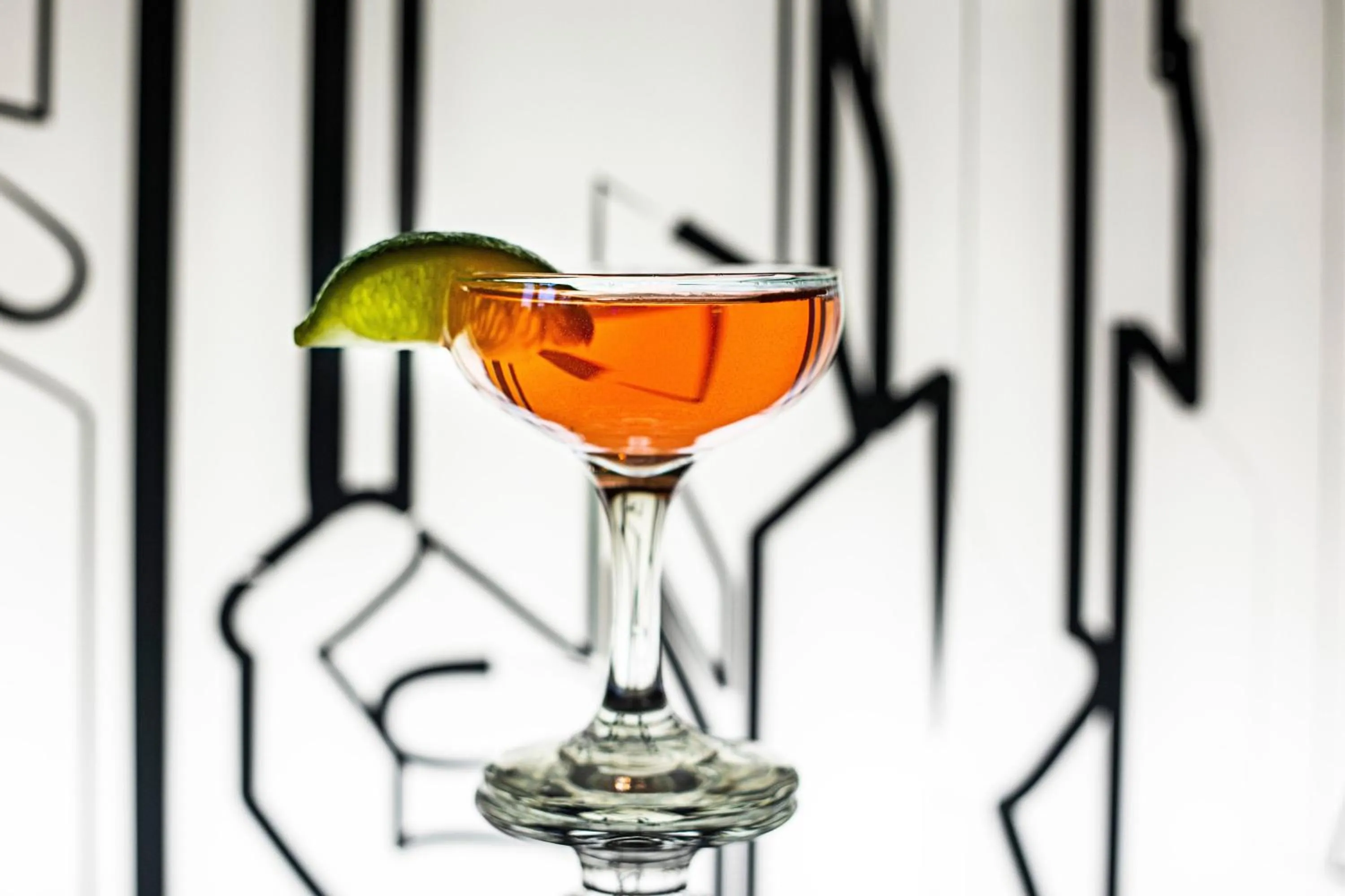 Lounge or bar in Aloft Tempe