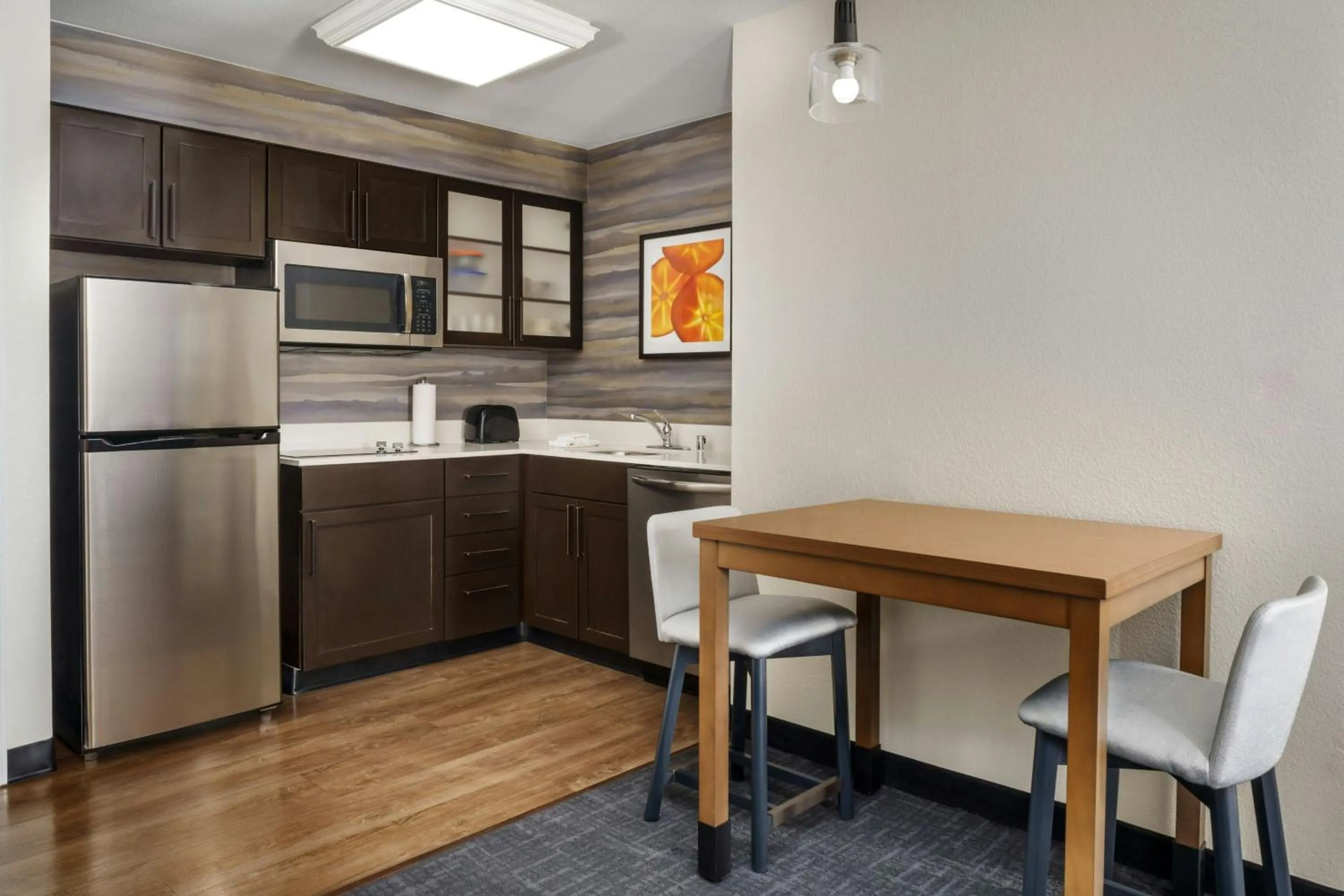 Kitchen or kitchenette in Residence Inn By Marriott Las Vegas Stadium Area