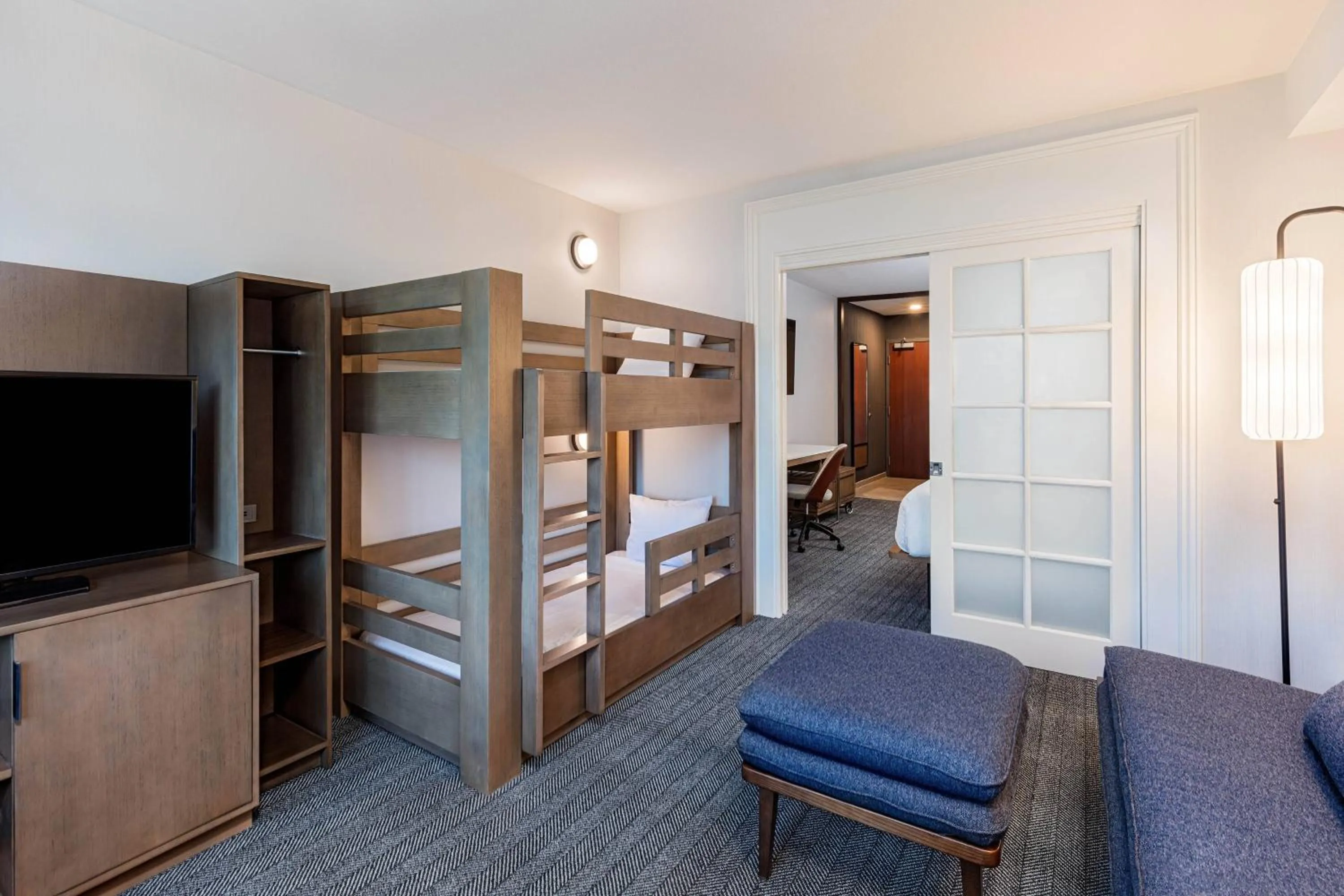 Photo of the whole room, Bed in Courtyard by Marriott Anaheim Resort/Convention Center