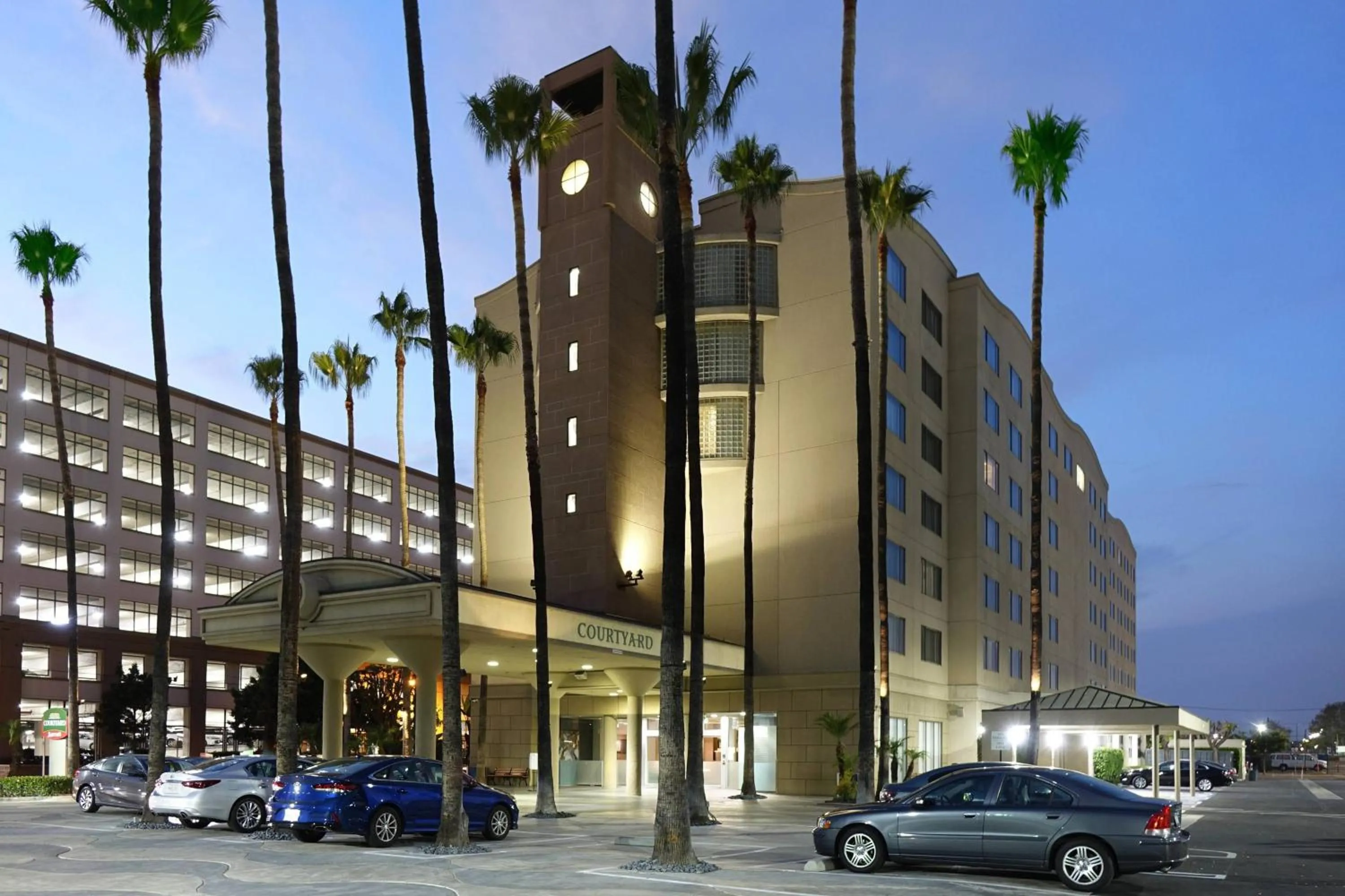 Property building in Courtyard by Marriott Los Angeles LAX / Century Boulevard