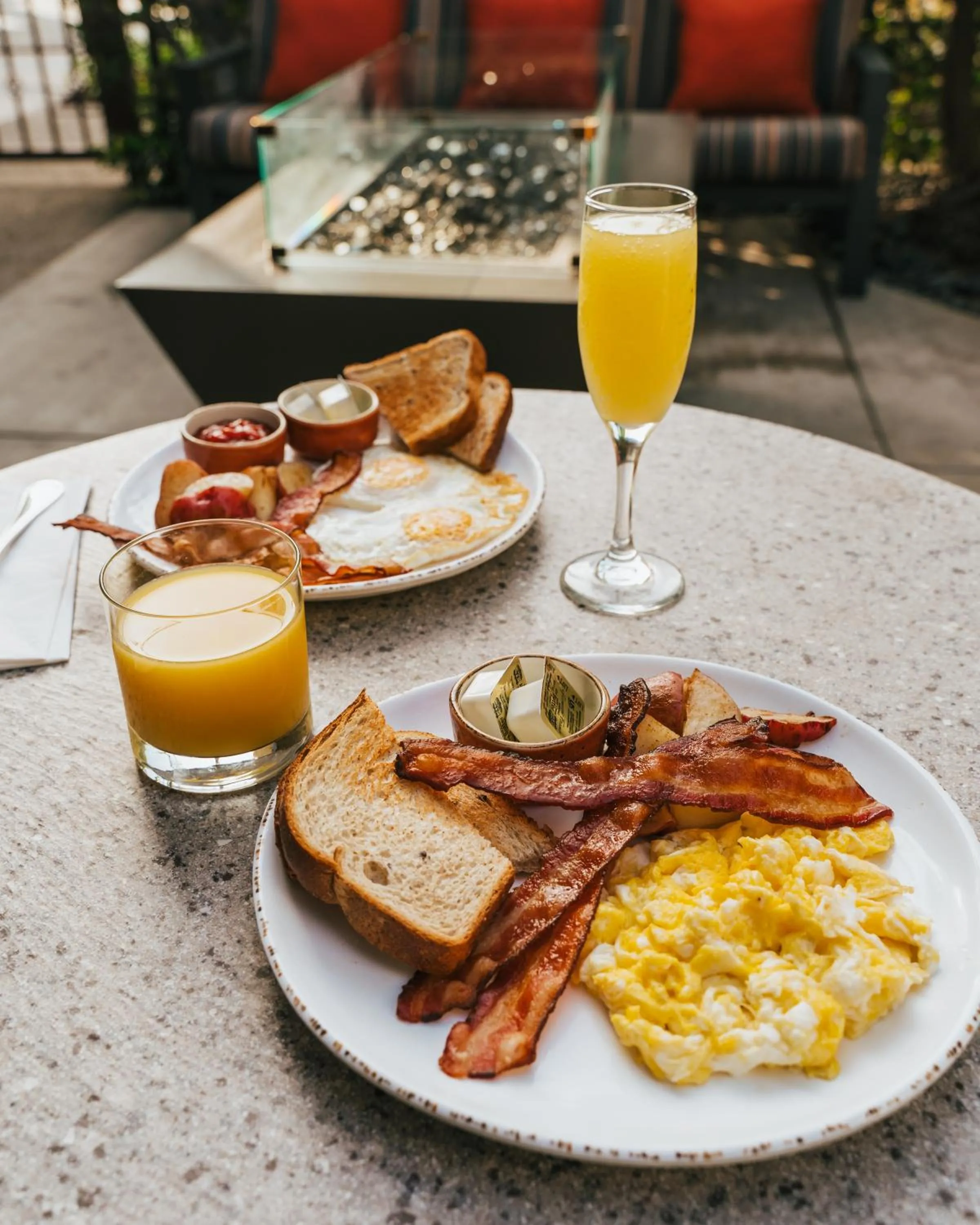 Restaurant/places to eat in Courtyard by Marriott Los Angeles LAX / Century Boulevard