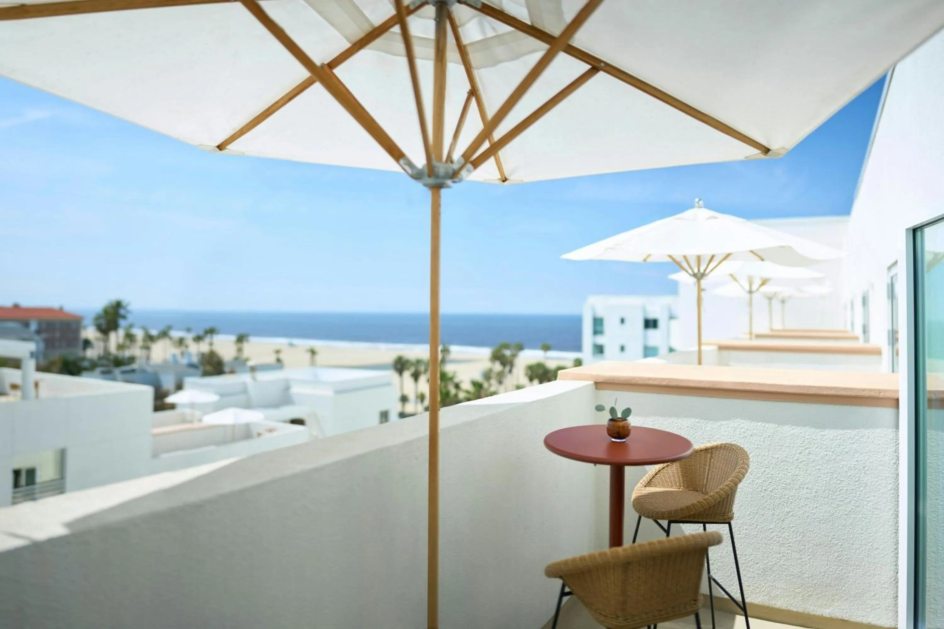 Photo of the whole room in Sandbourne Santa Monica, Autograph Collection