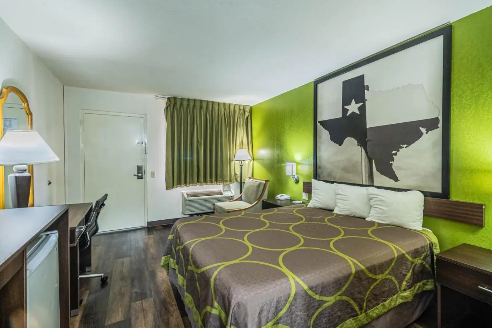 Bed in Super 8 by Wyndham El Paso Airport Bed in Super 8 by Wyndham El Paso Airport