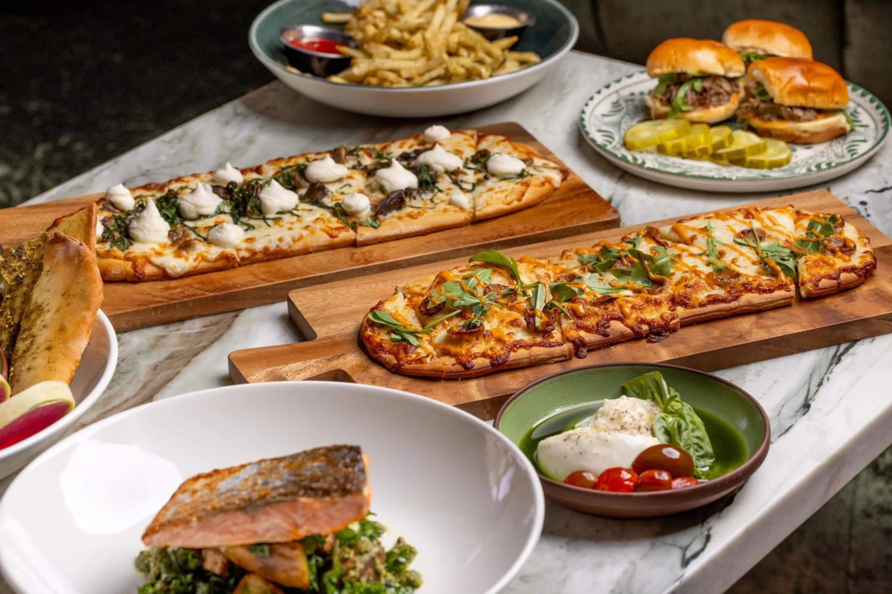 Lounge or bar in Burton House, Beverly Hills, A Tribute Portfolio Hotel