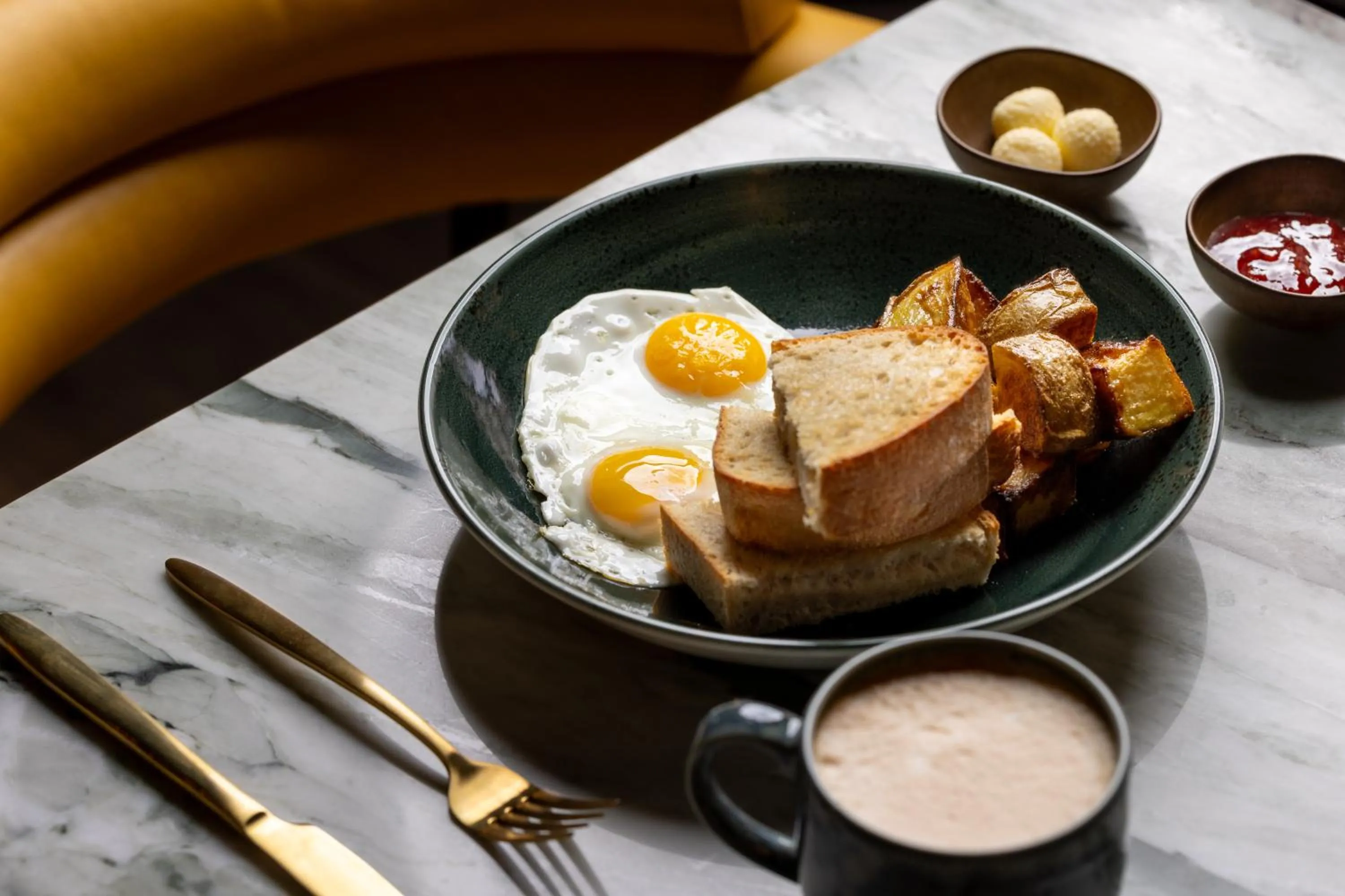 Restaurant/places to eat in Burton House, Beverly Hills, A Tribute Portfolio Hotel