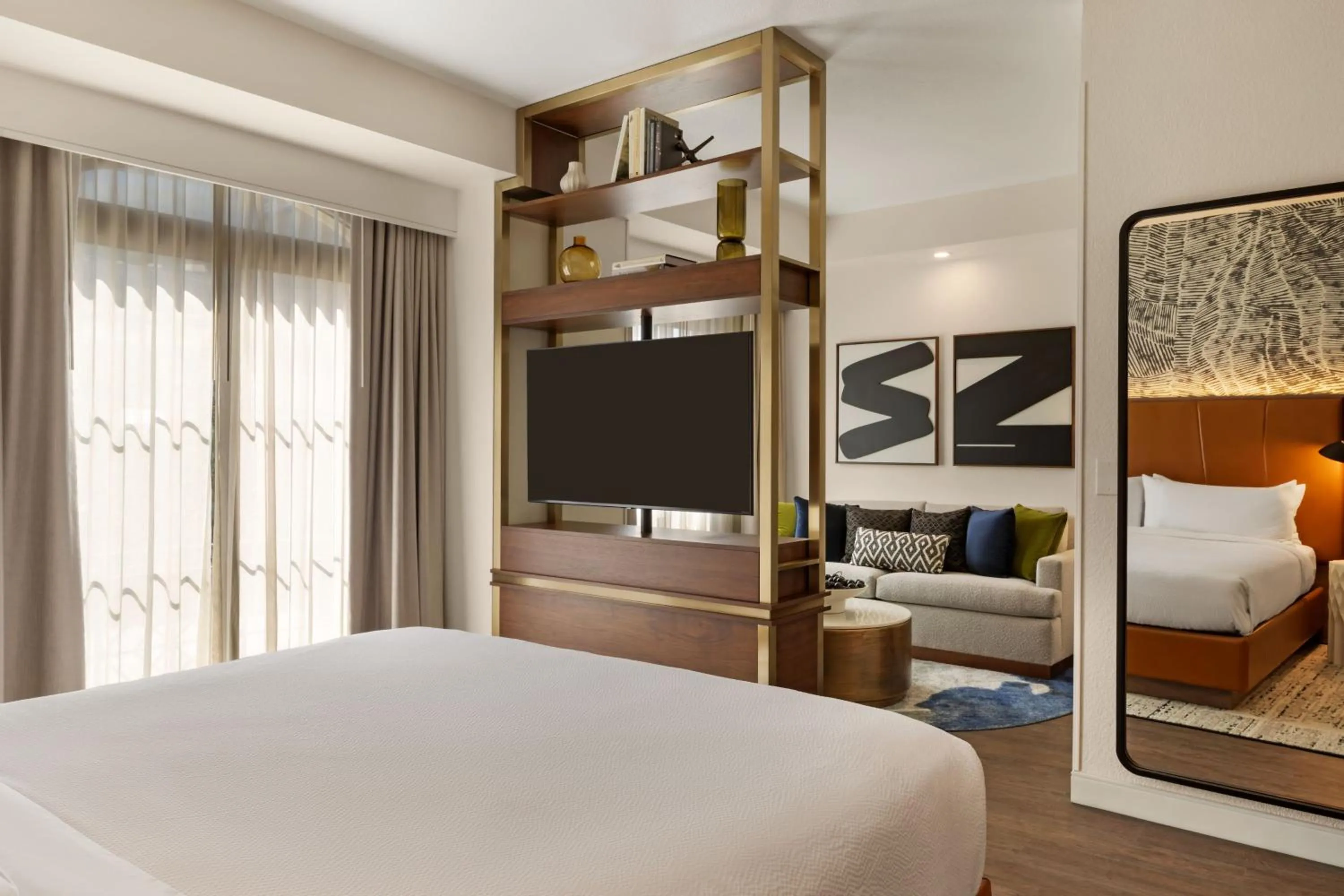 Photo of the whole room, Bed in Burton House, Beverly Hills, A Tribute Portfolio Hotel