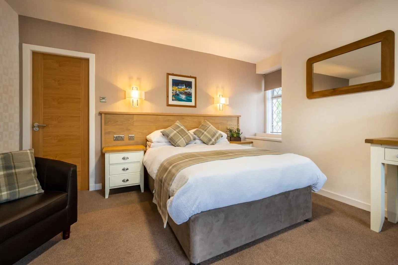 Bedroom, Bed in Riverside