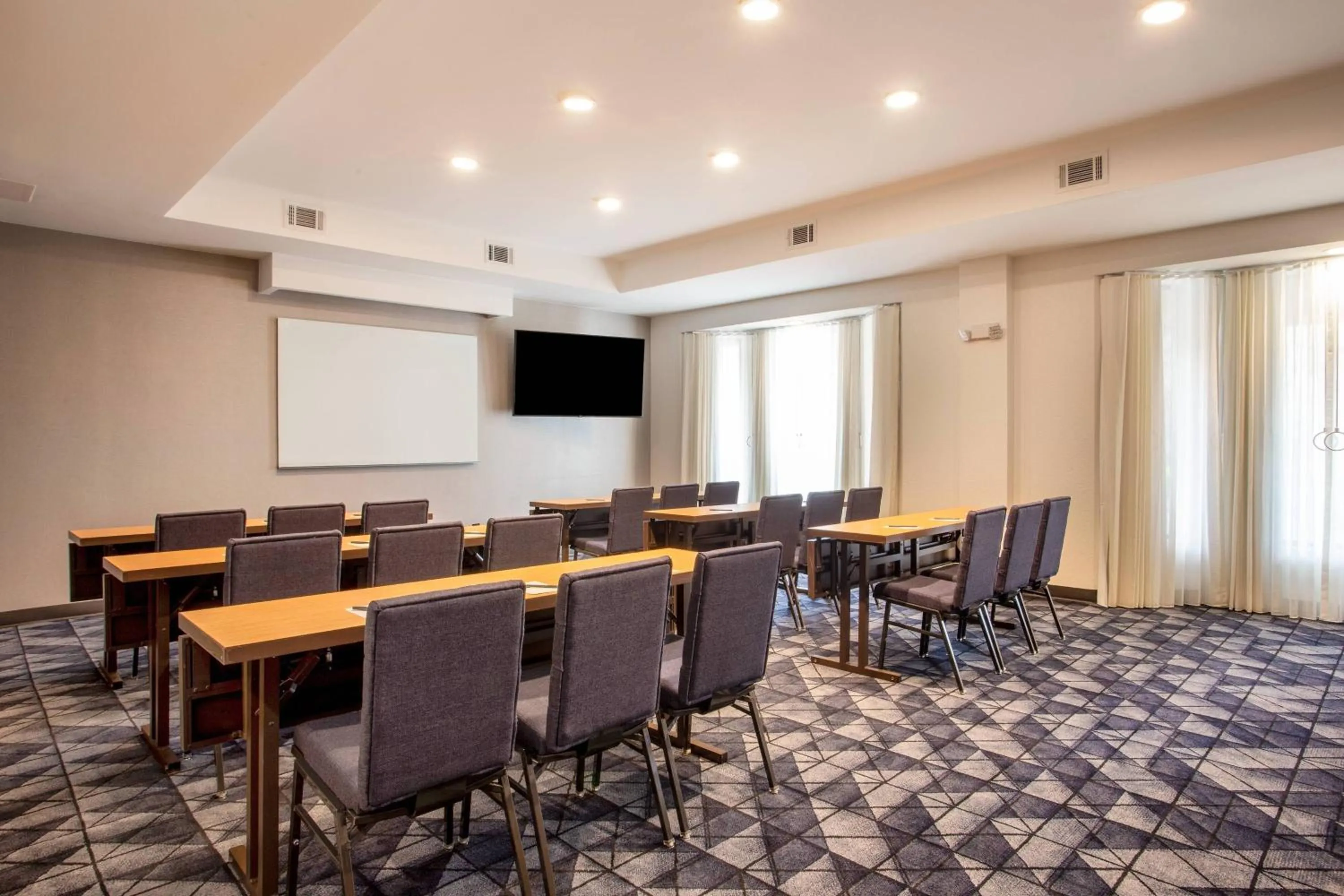 Meeting/conference room in Courtyard Orlando Altamonte Springs Maitland