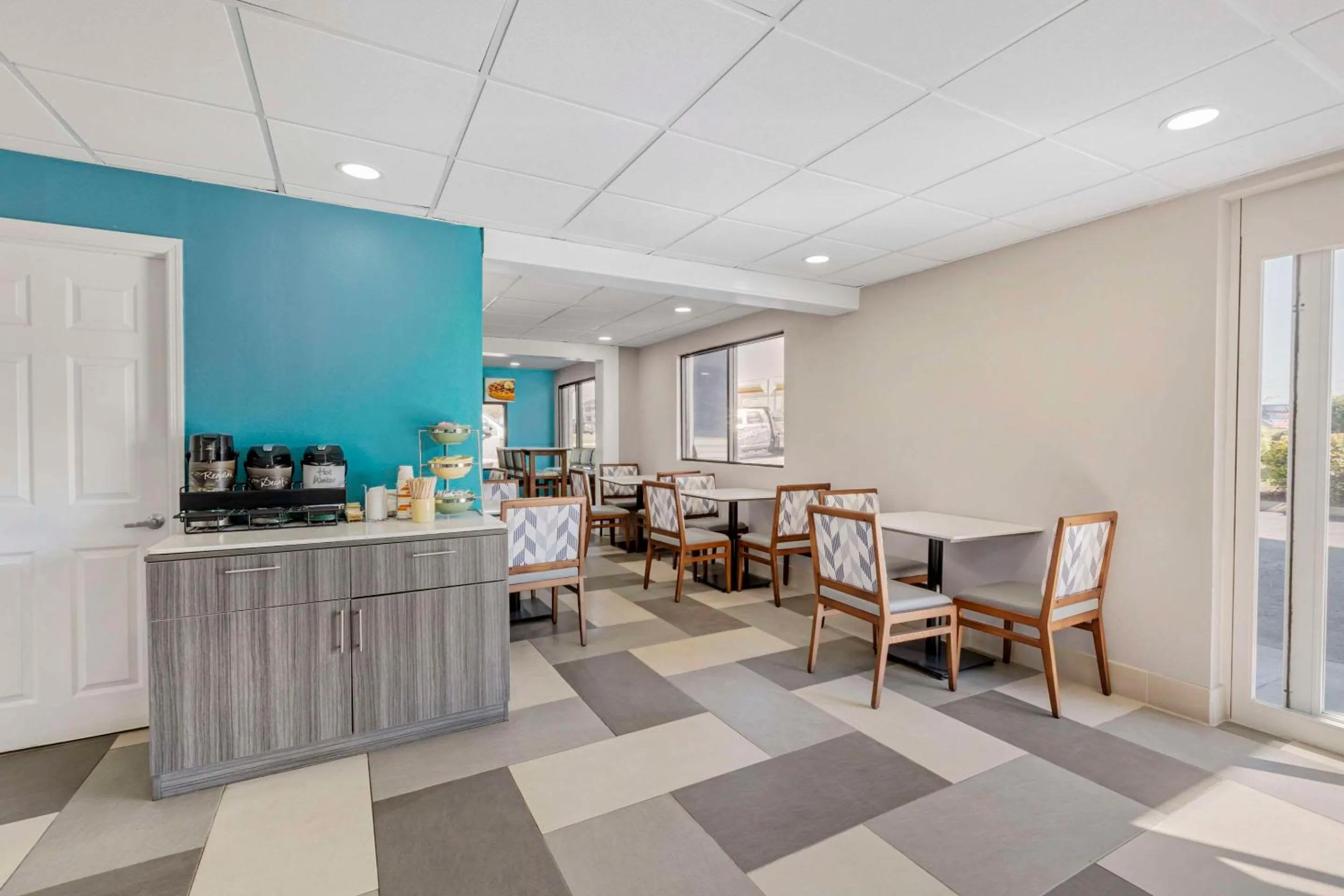 Breakfast in Quality Inn