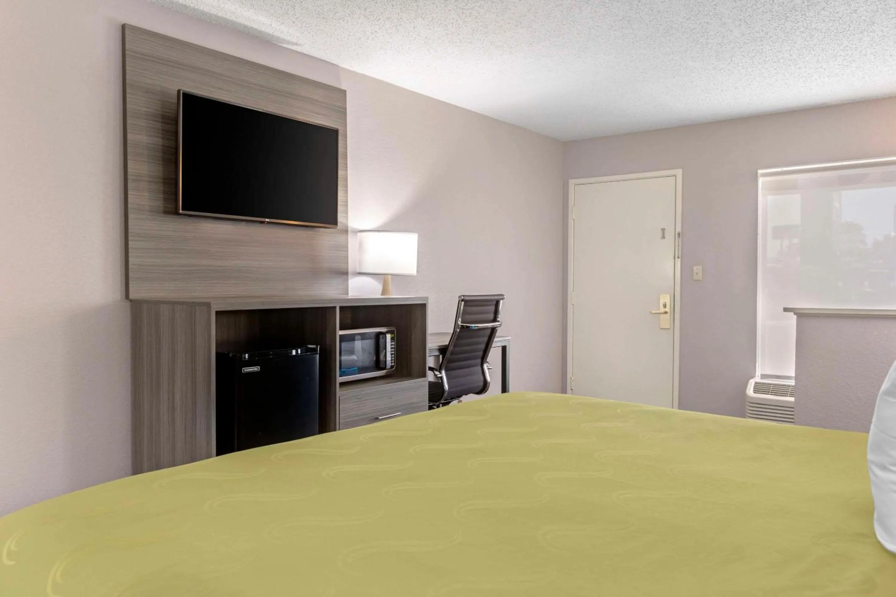 Bedroom, Bed in Quality Inn