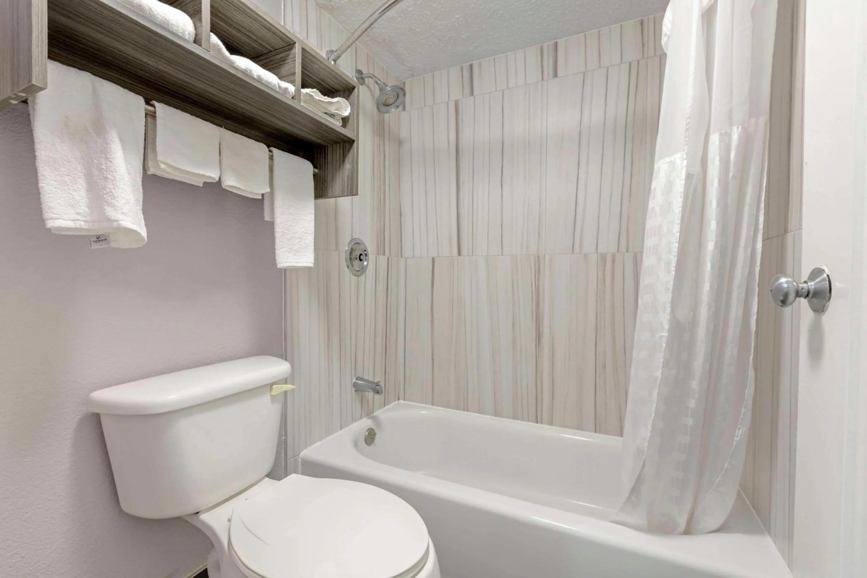 Bedroom in Quality Inn