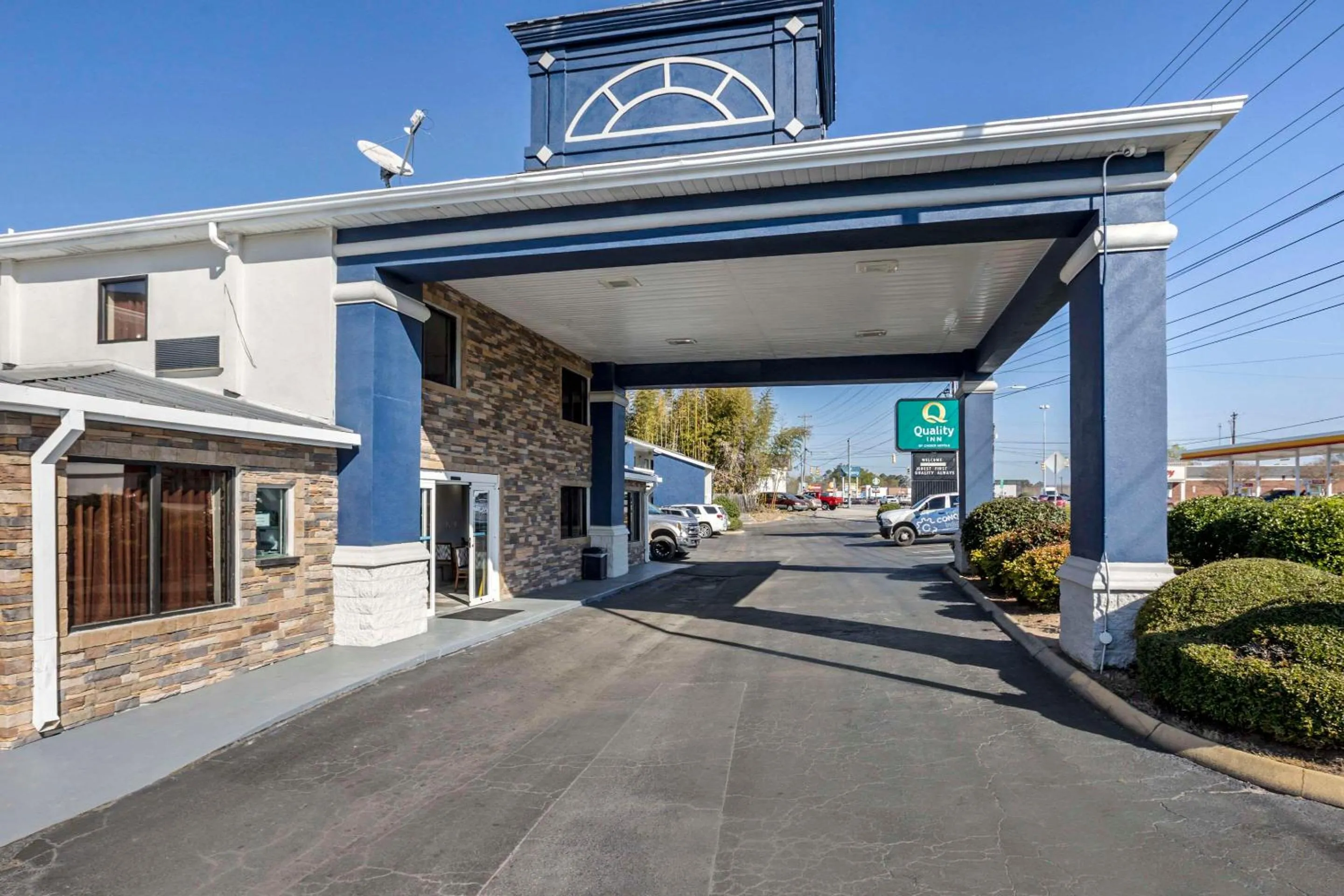 Property building in Quality Inn