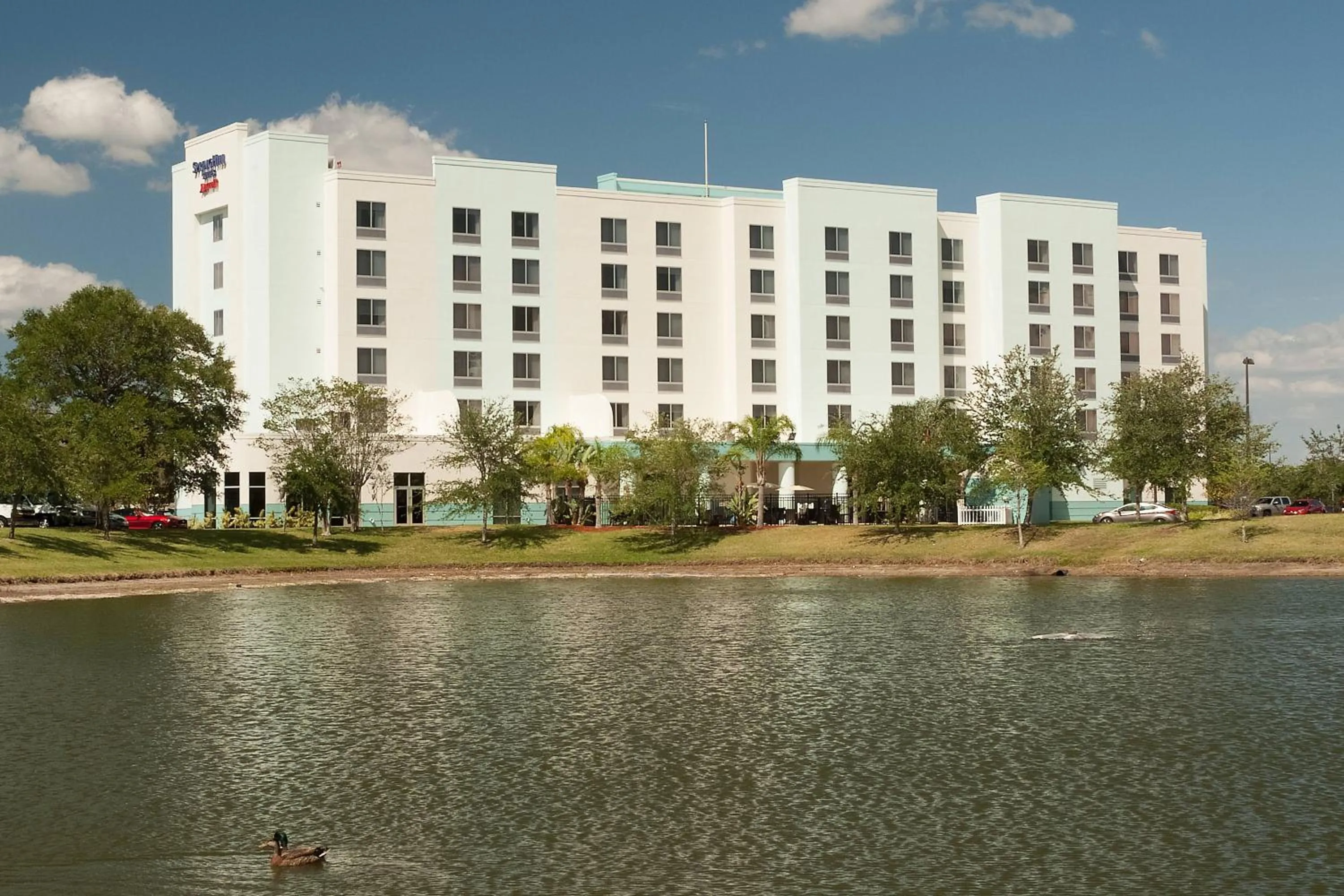Property building in SpringHill Suites Orlando Airport