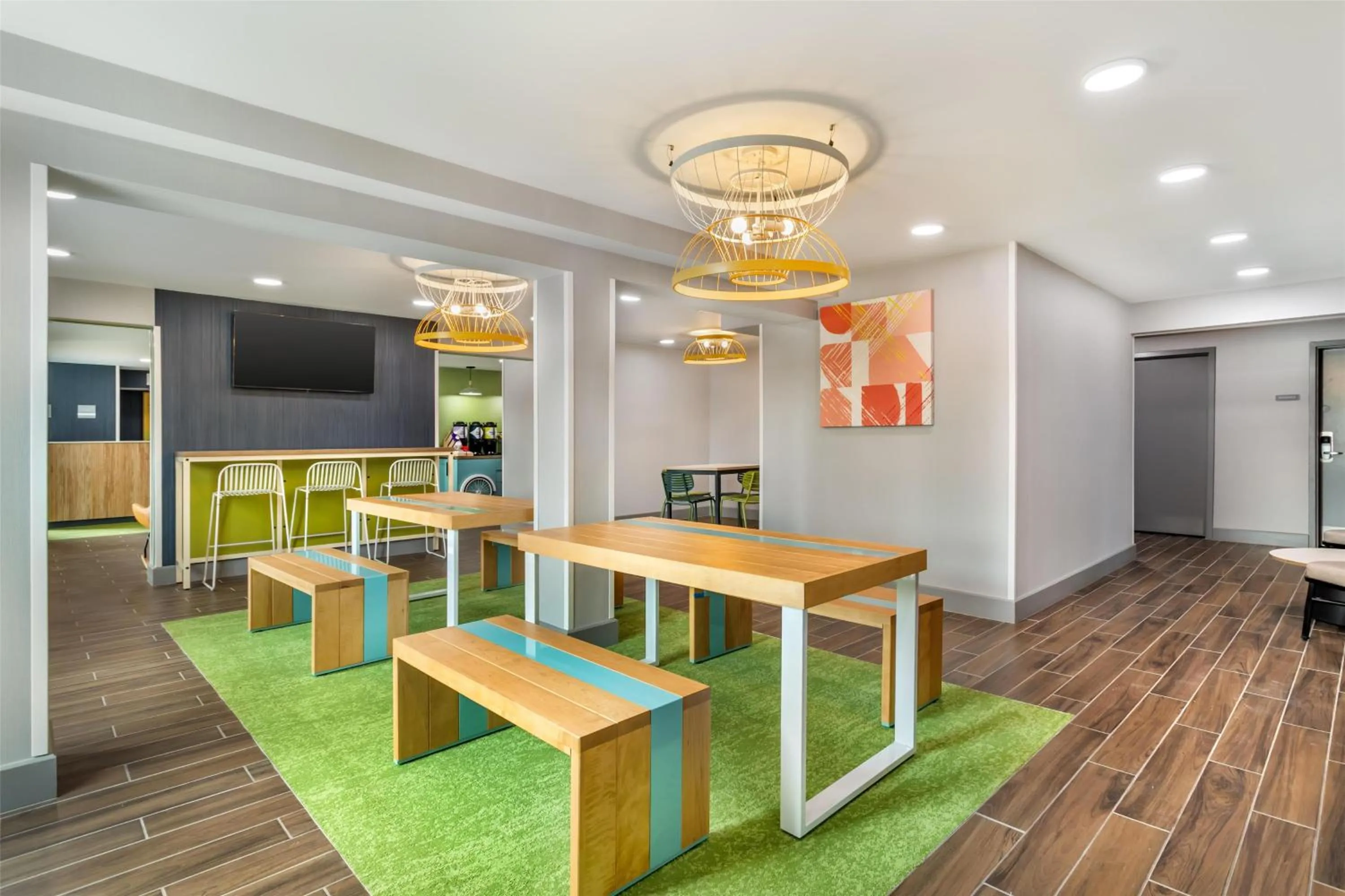 Lobby or reception in Spark by Hilton Knoxville North I-75