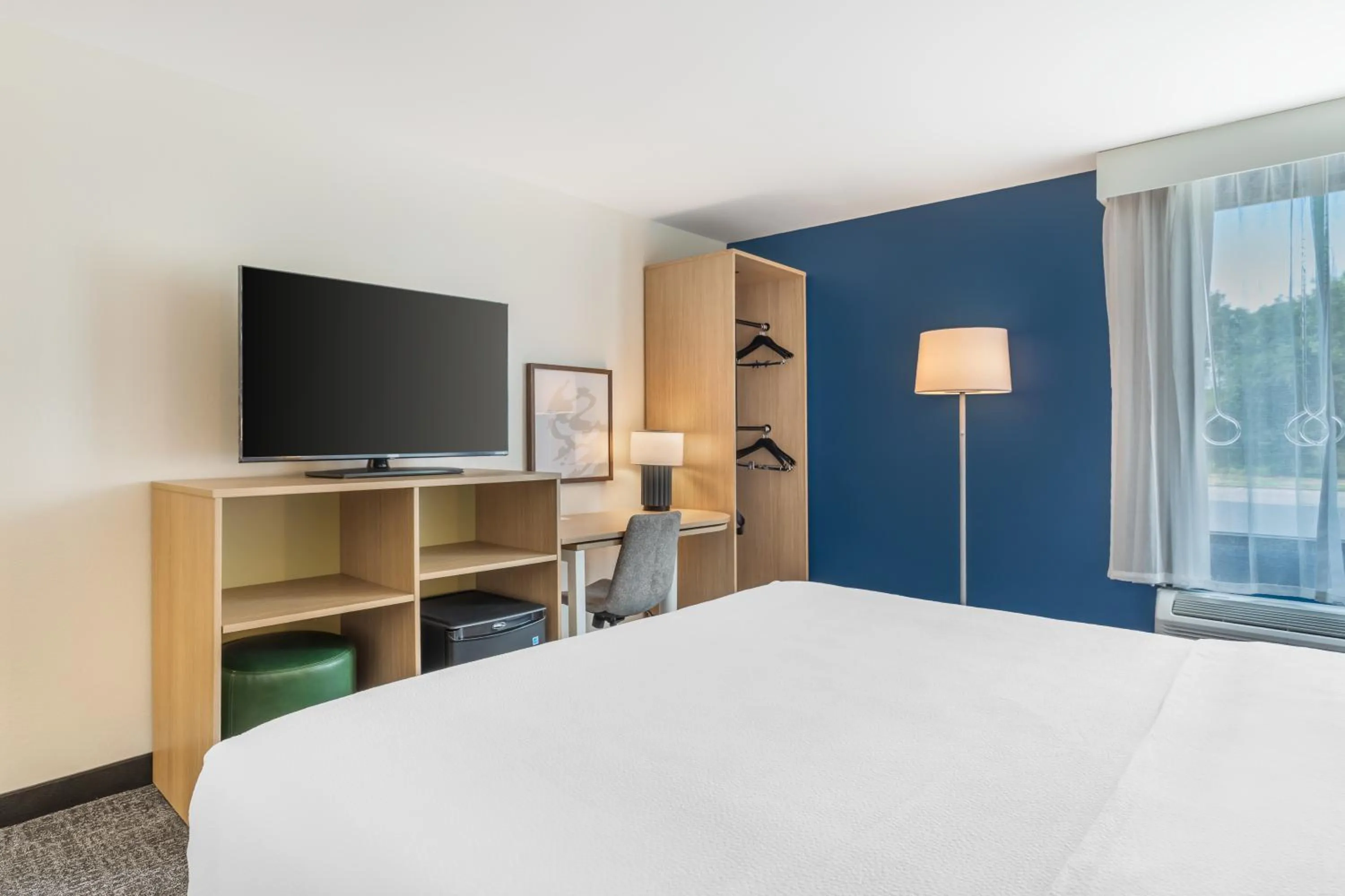 Bed in Spark by Hilton Knoxville North I-75