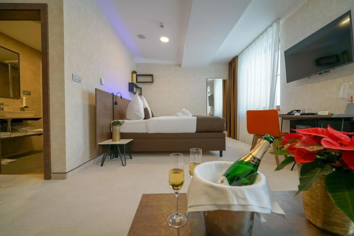 TV and multimedia, Bed in Grand Hotel BELLEVUE