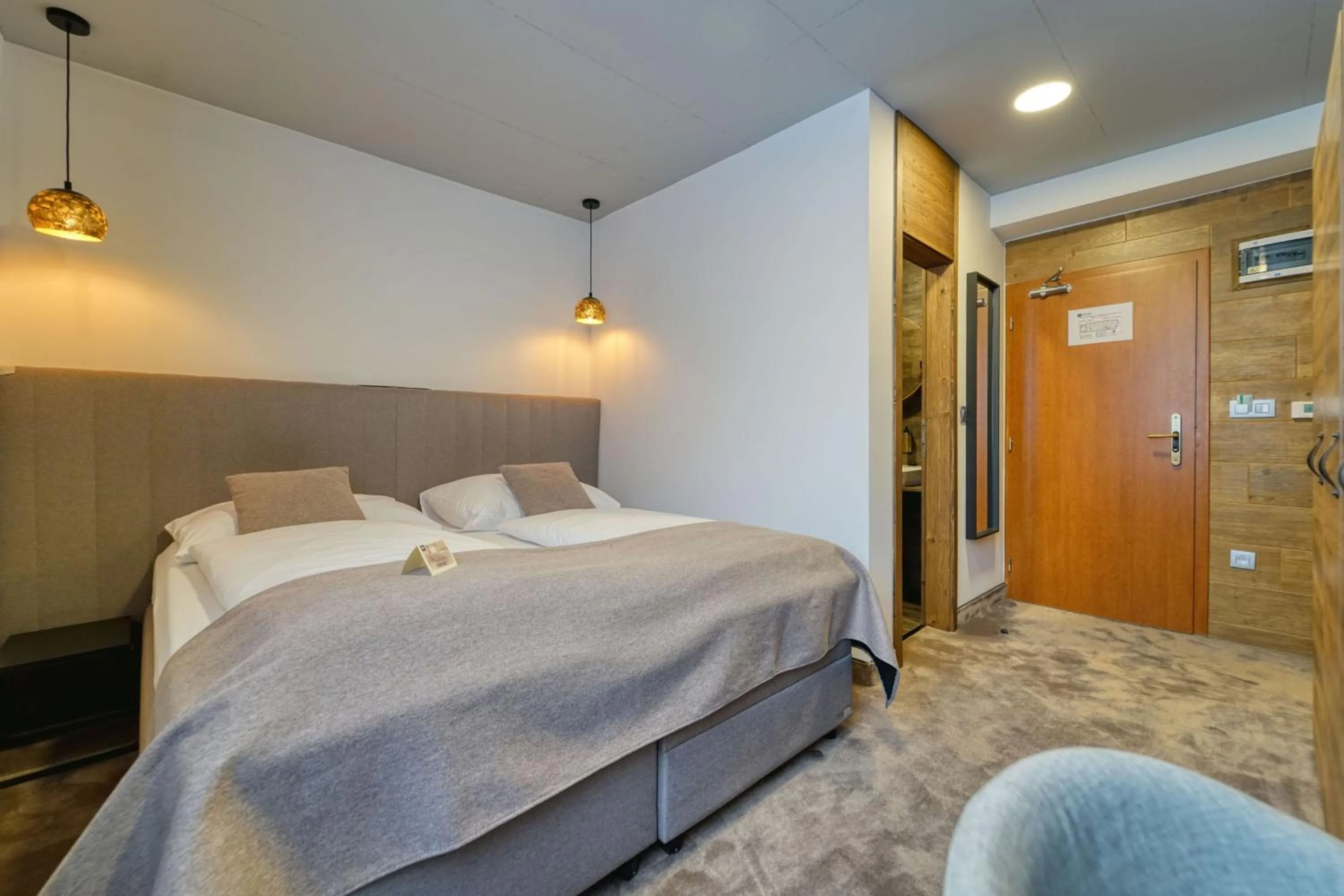 Photo of the whole room, Bed in Grand Hotel BELLEVUE