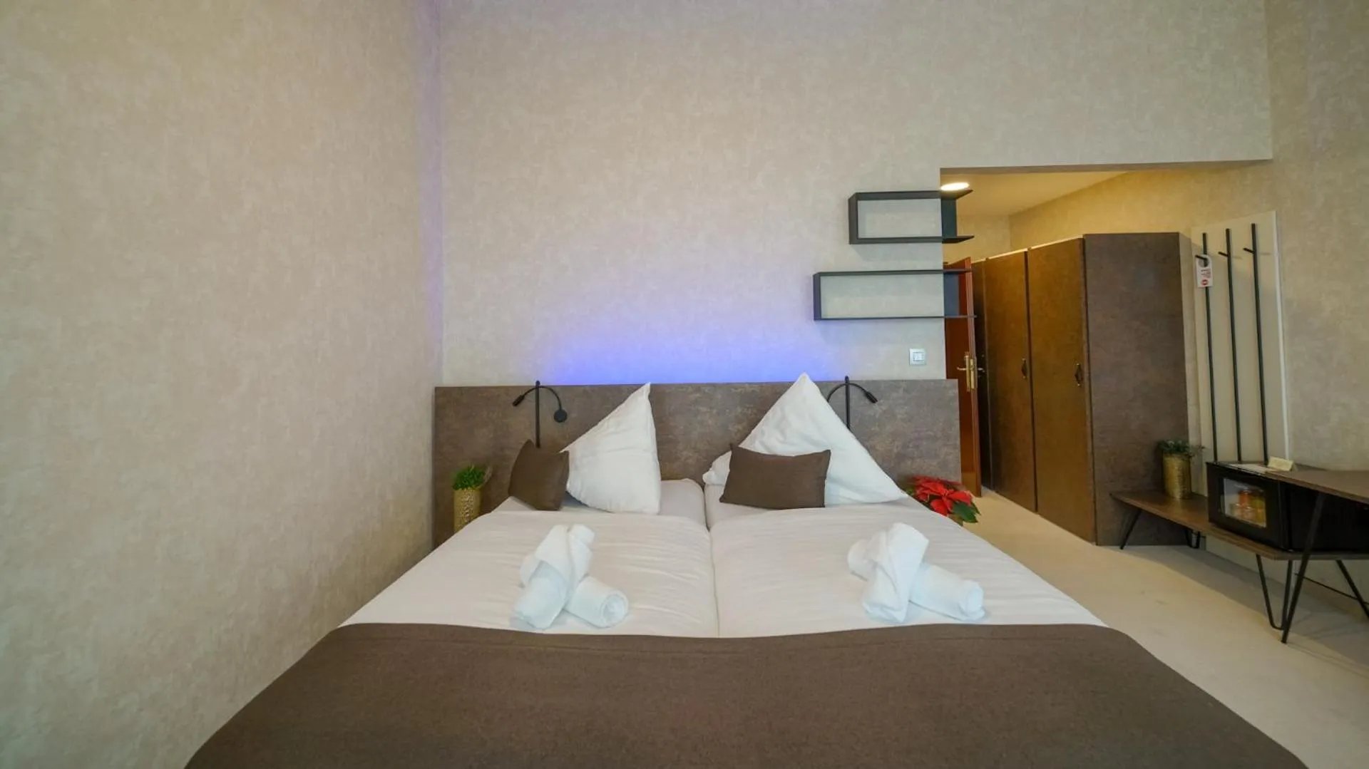 Photo of the whole room, Bed in Grand Hotel BELLEVUE