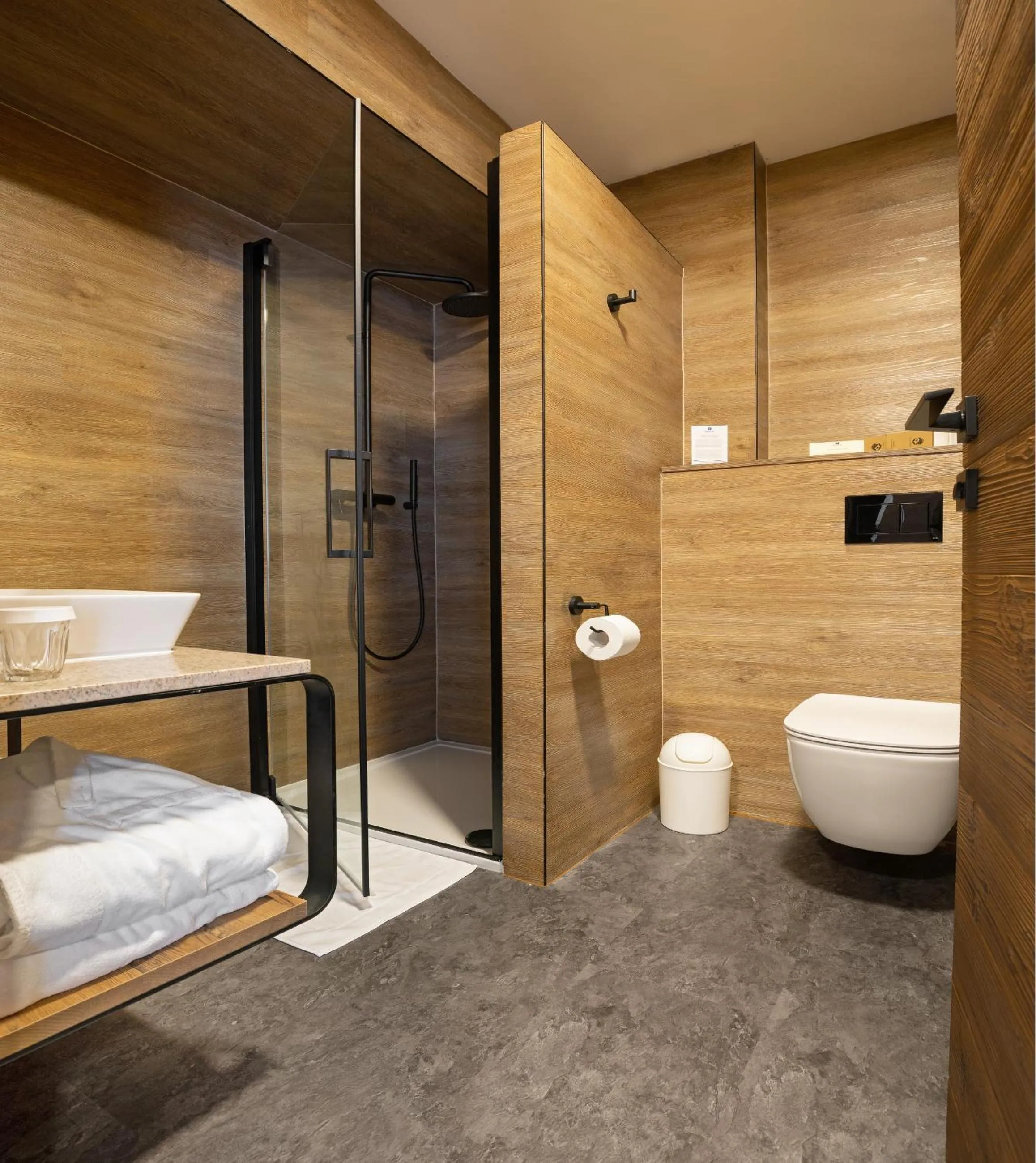 Shower in Grand Hotel BELLEVUE