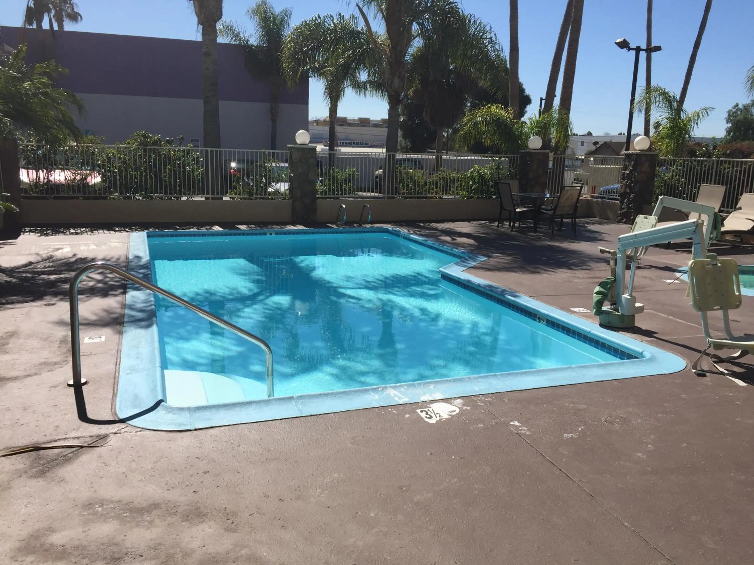 Swimming pool in Chula Vista Inn