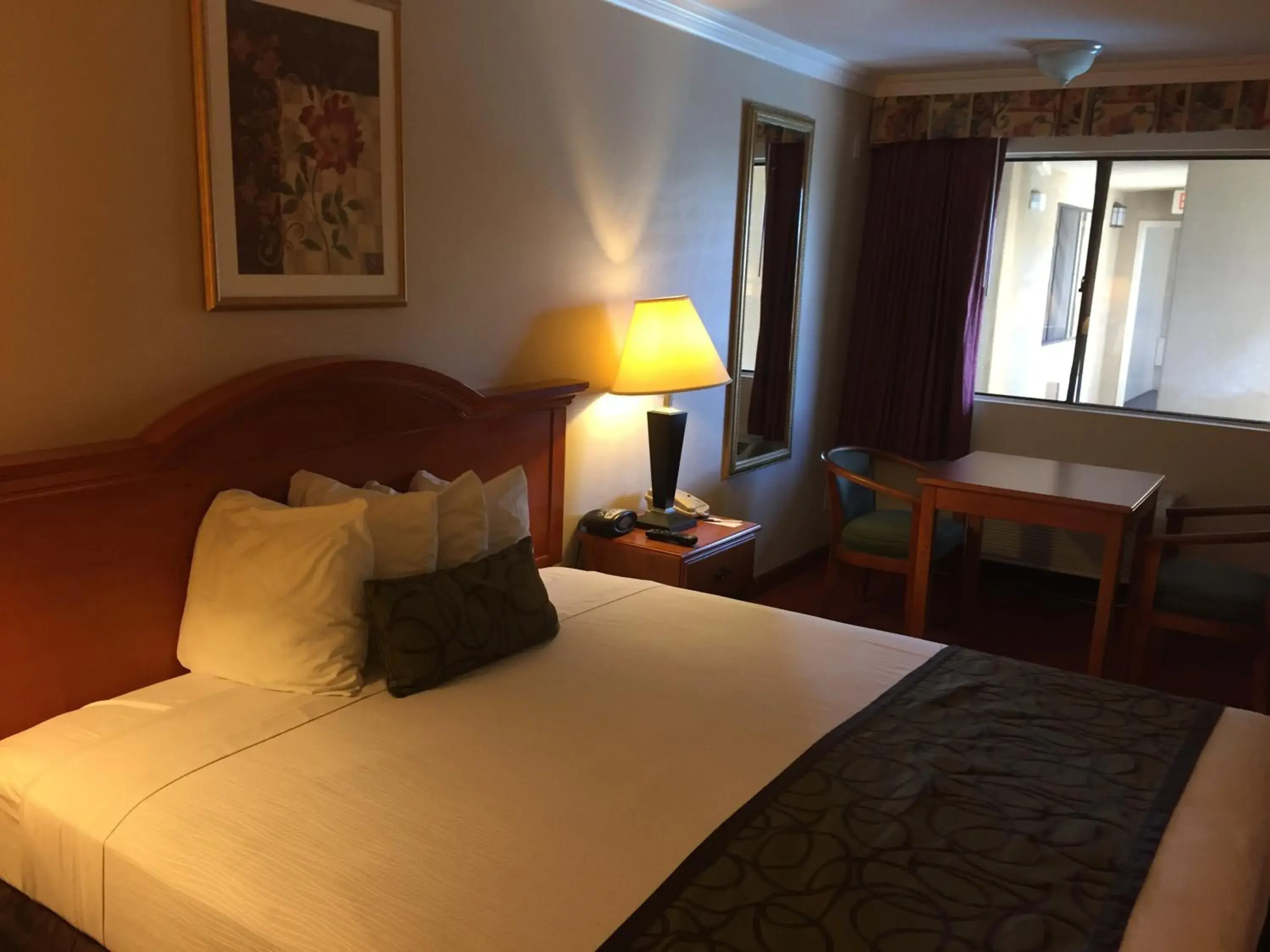 Bed in Chula Vista Inn Bed in Chula Vista Inn