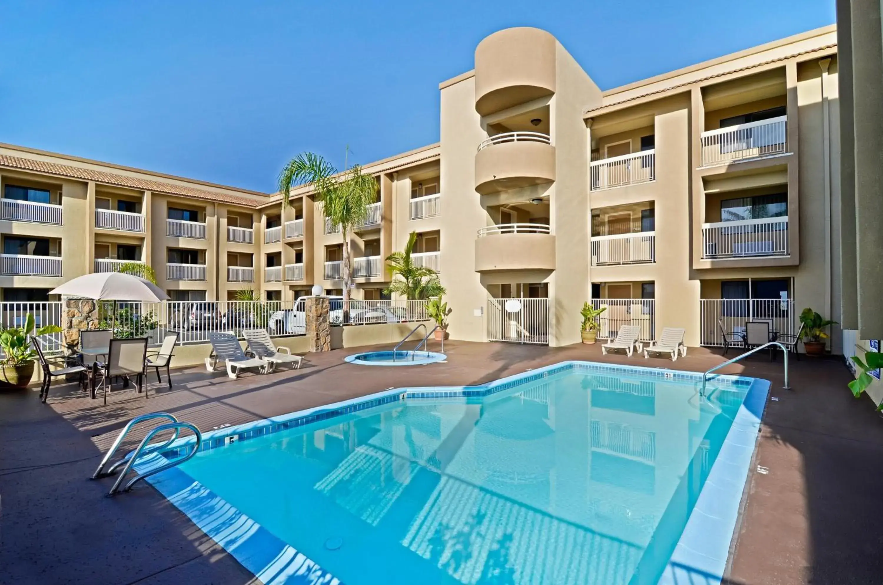 Swimming pool in Chula Vista Inn Swimming pool in Chula Vista Inn