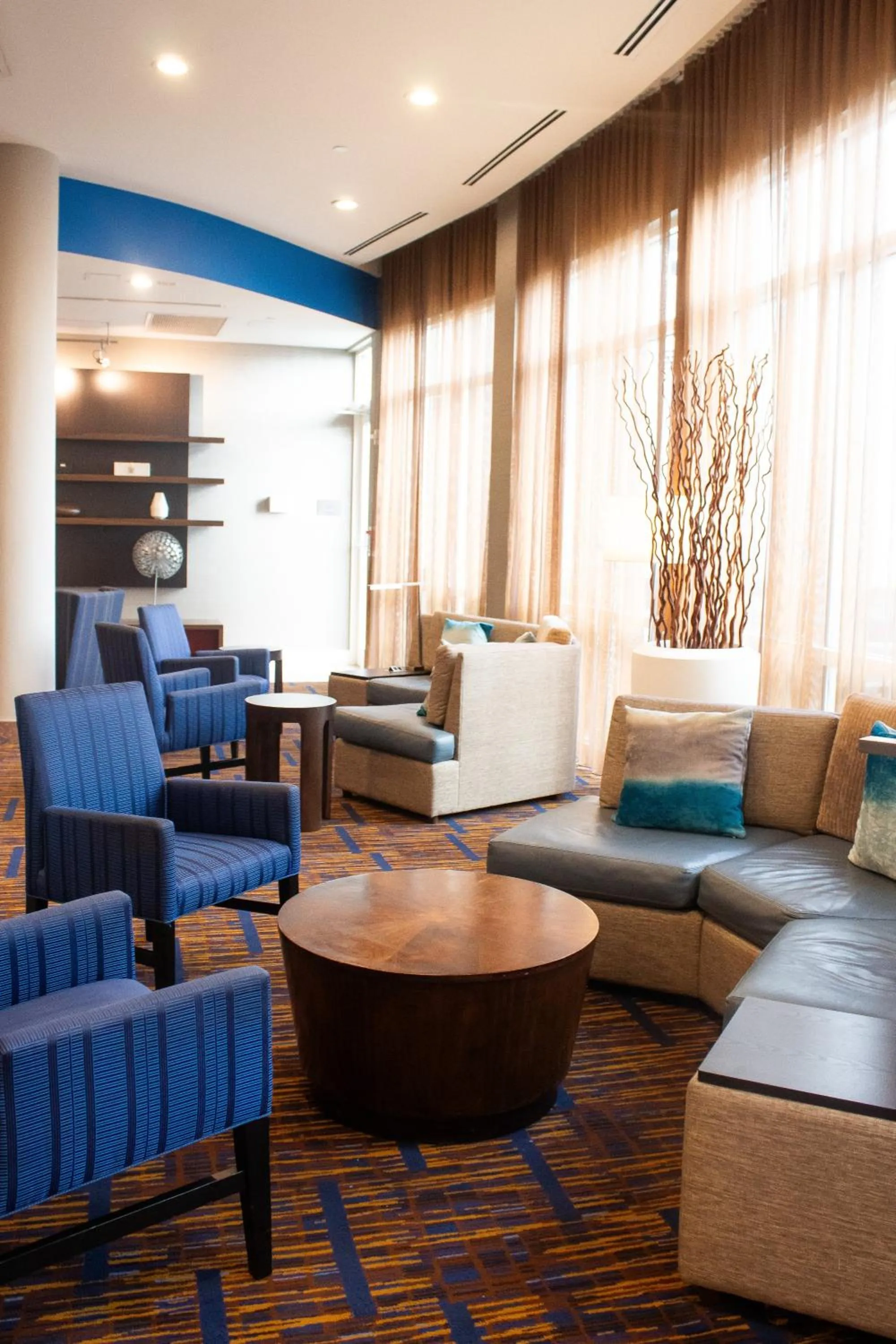 Lobby or reception in Courtyard Miami Dadeland