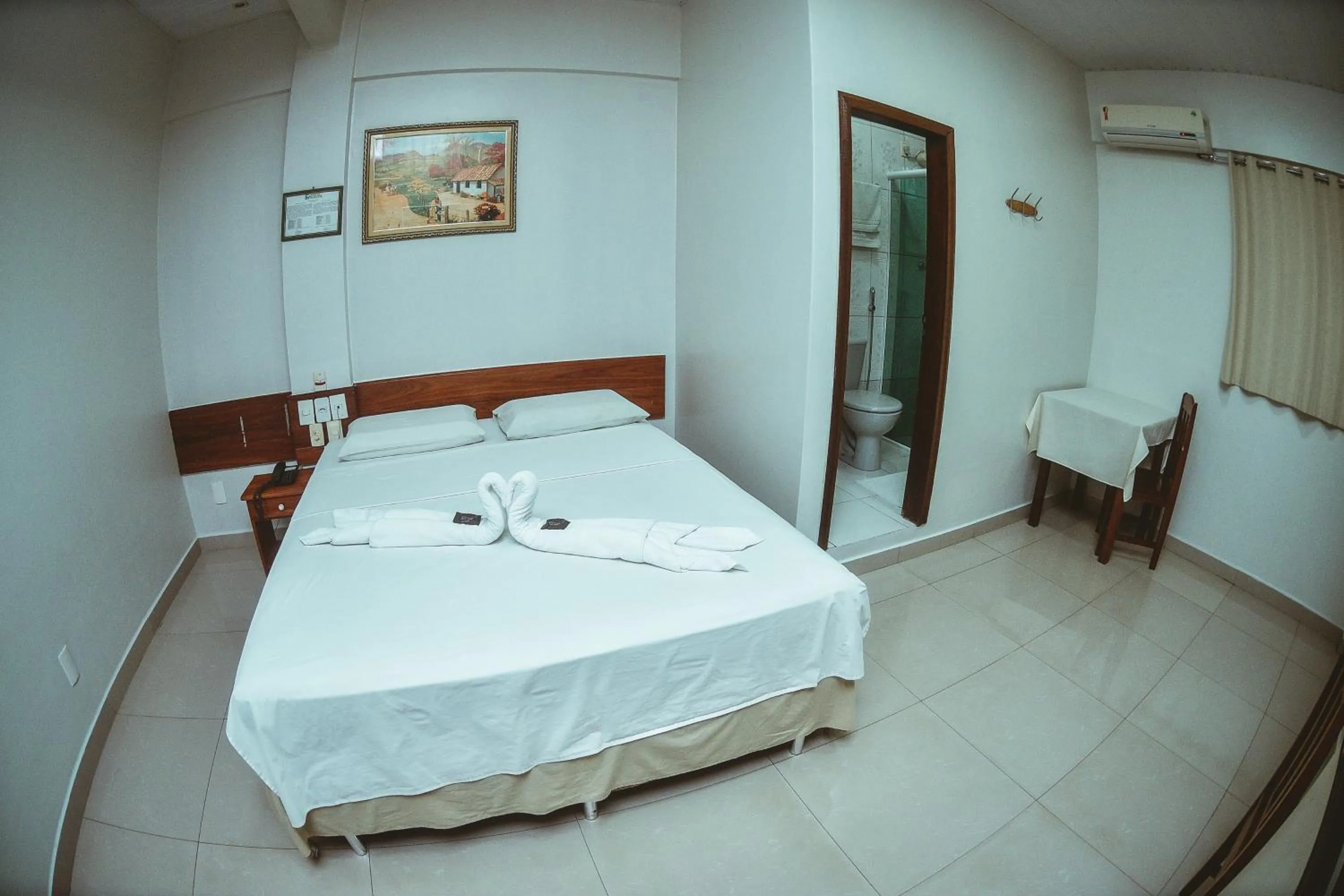 Photo of the whole room, Bed in Frota Palace Hotel