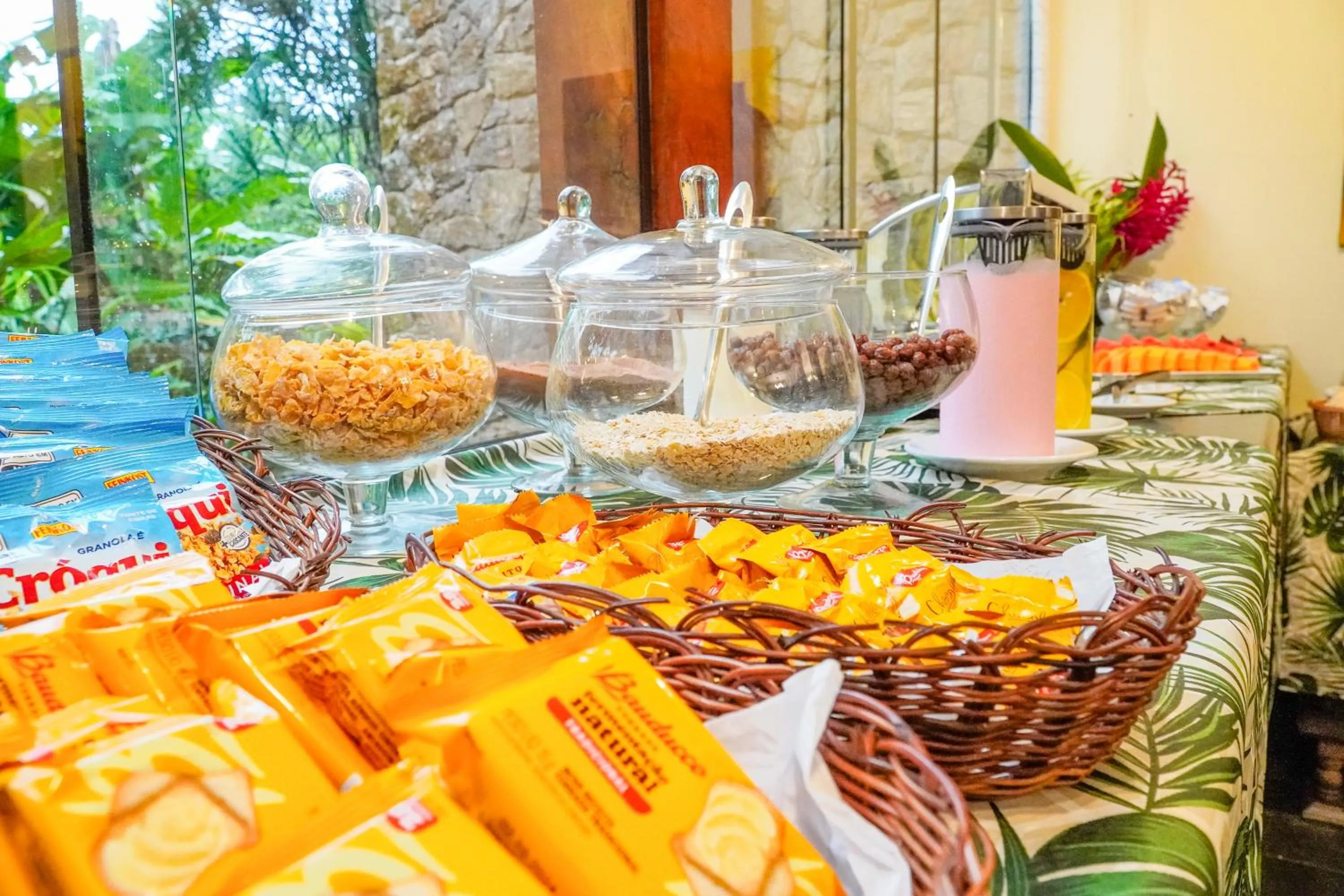 Food and drinks in VELINN Feiticeira Praia Hotel