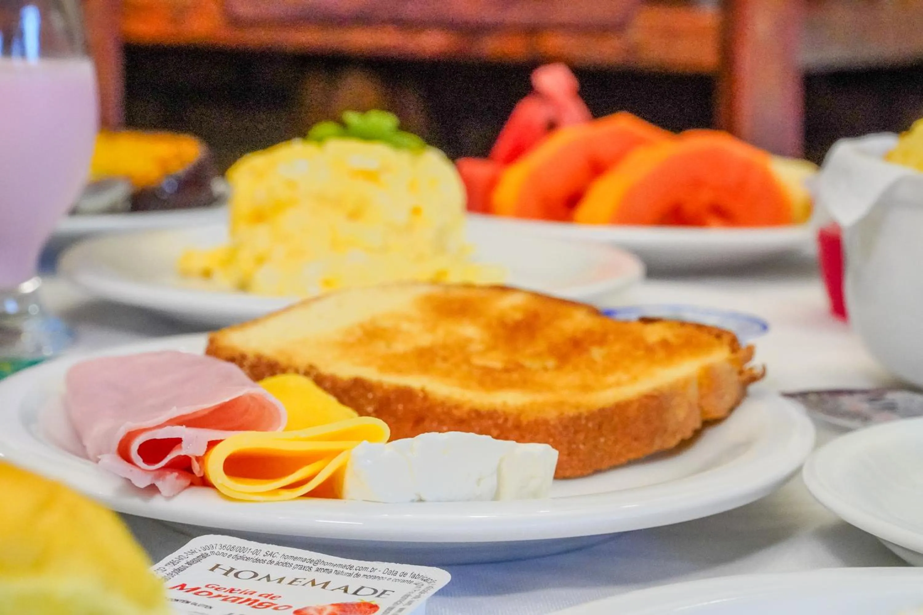 Food and drinks in VELINN Feiticeira Praia Hotel