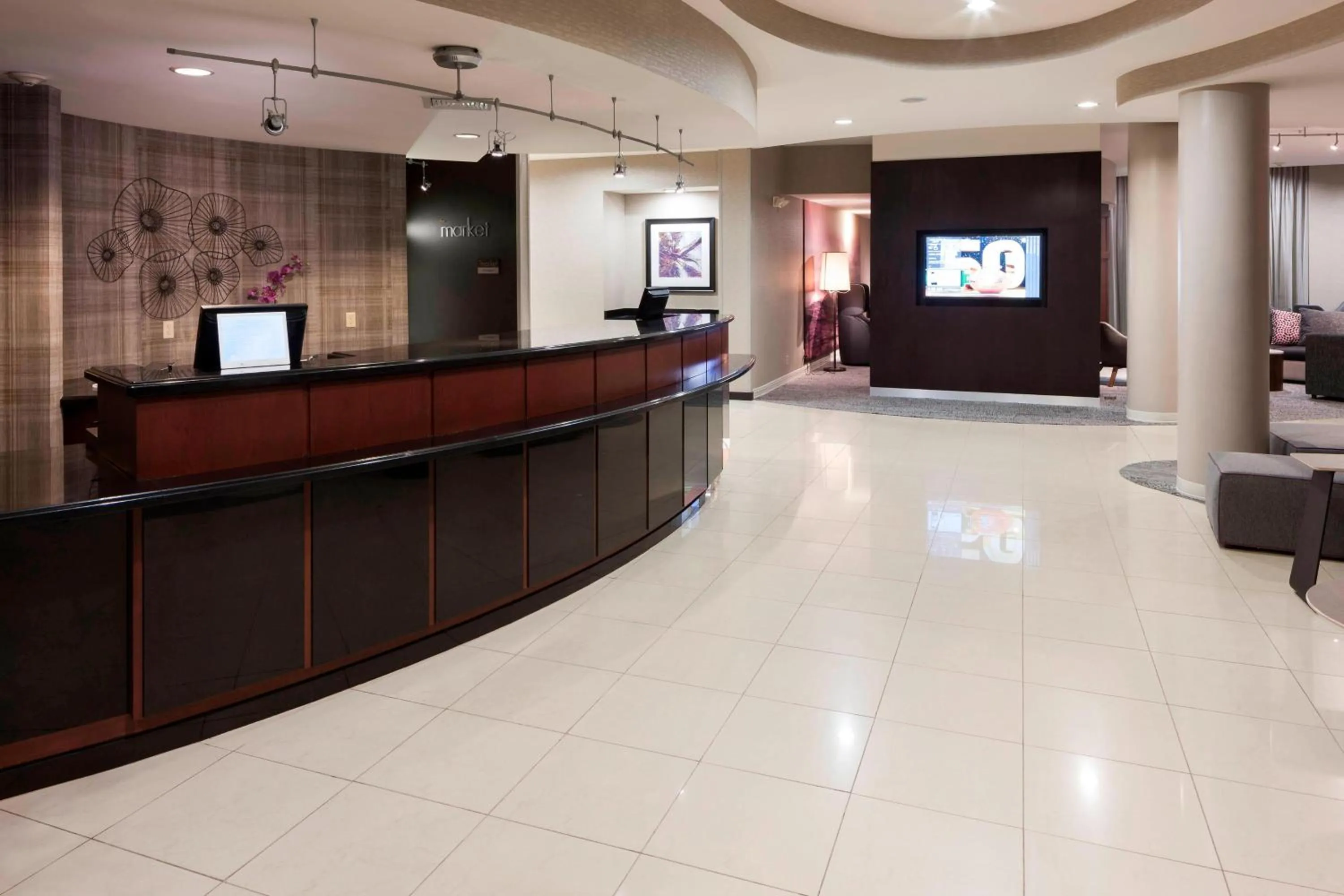 Lobby or reception in Courtyard by Marriott Miami at Dolphin Mall