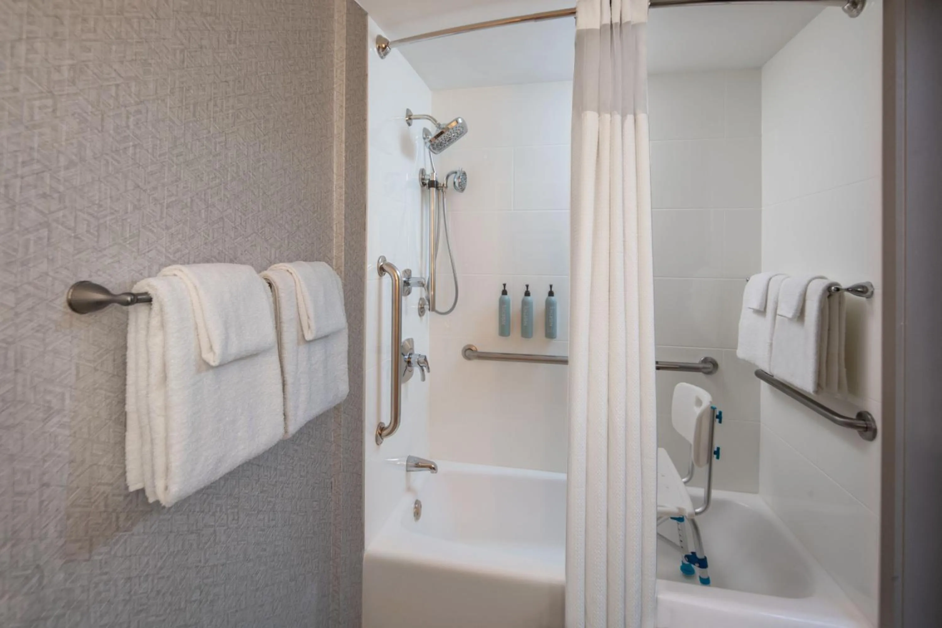 Bathroom in Courtyard Miami Coral Gables