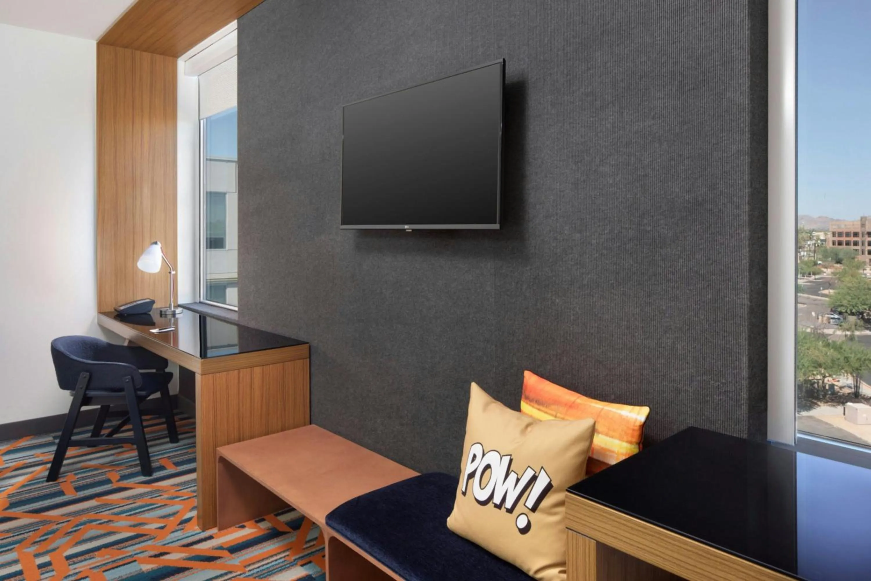 Photo of the whole room in Aloft Phoenix Airport