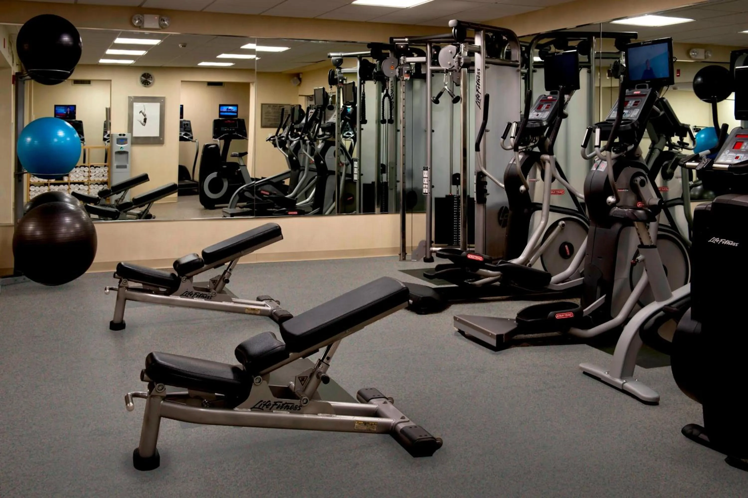 Fitness centre/facilities in Marriott Melville Long Island