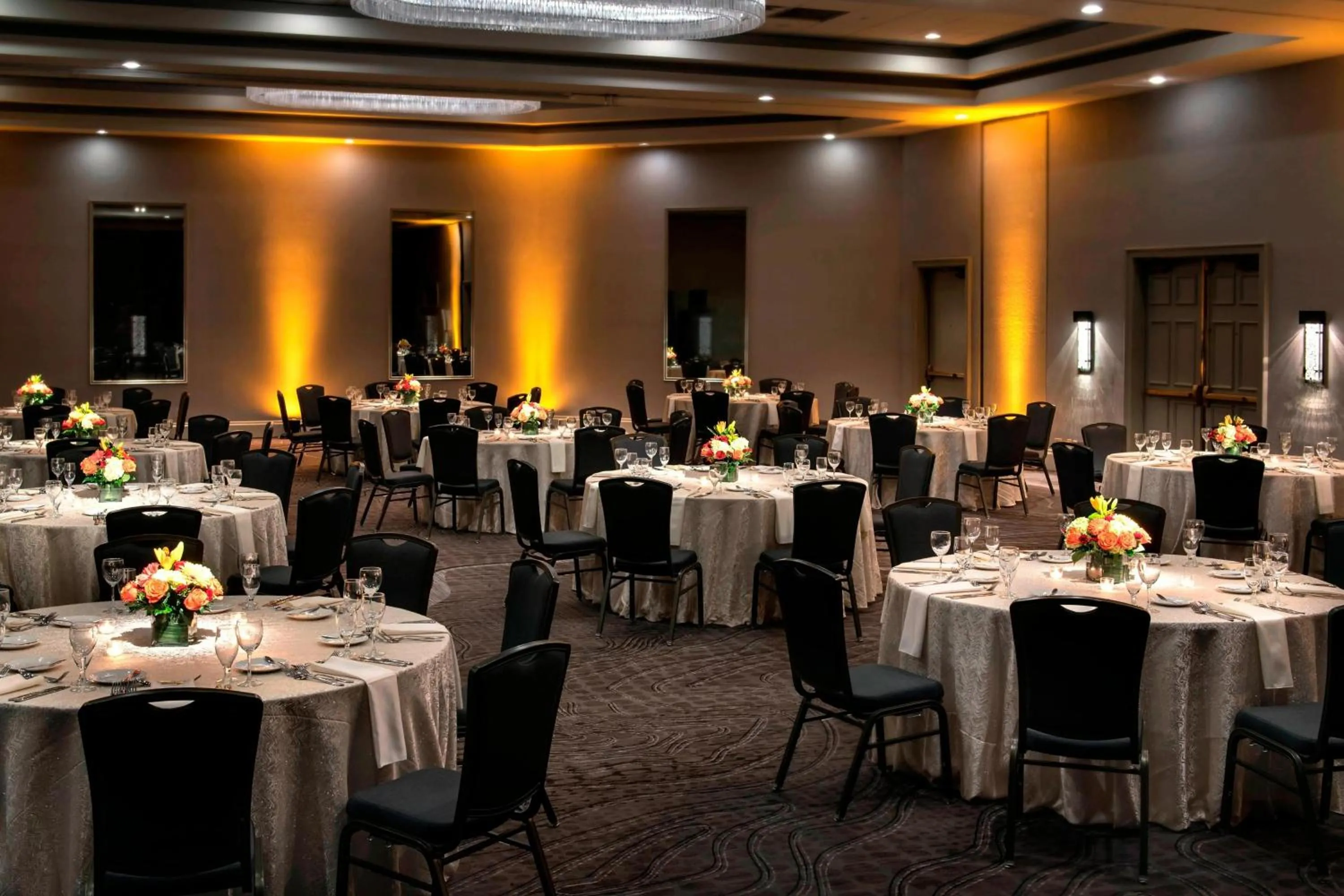 Lobby or reception in Marriott Melville Long Island