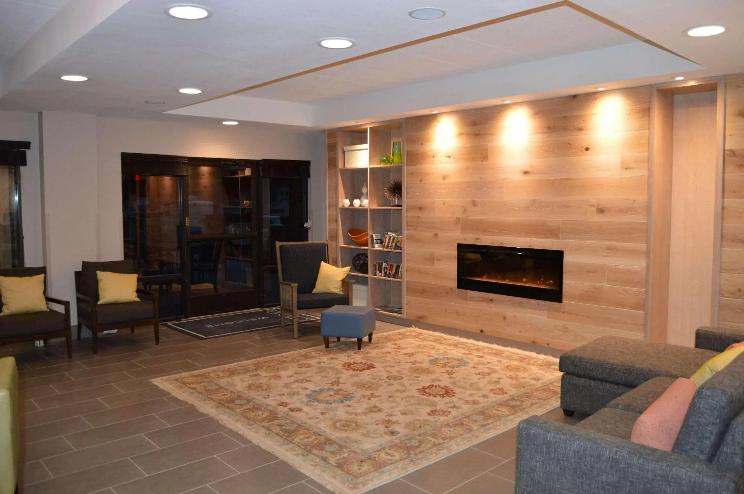 Lobby or reception in Country Inn & Suites by Radisson, La Crosse, WI Lobby or reception in Country Inn & Suites by Radisson, La Crosse, WI