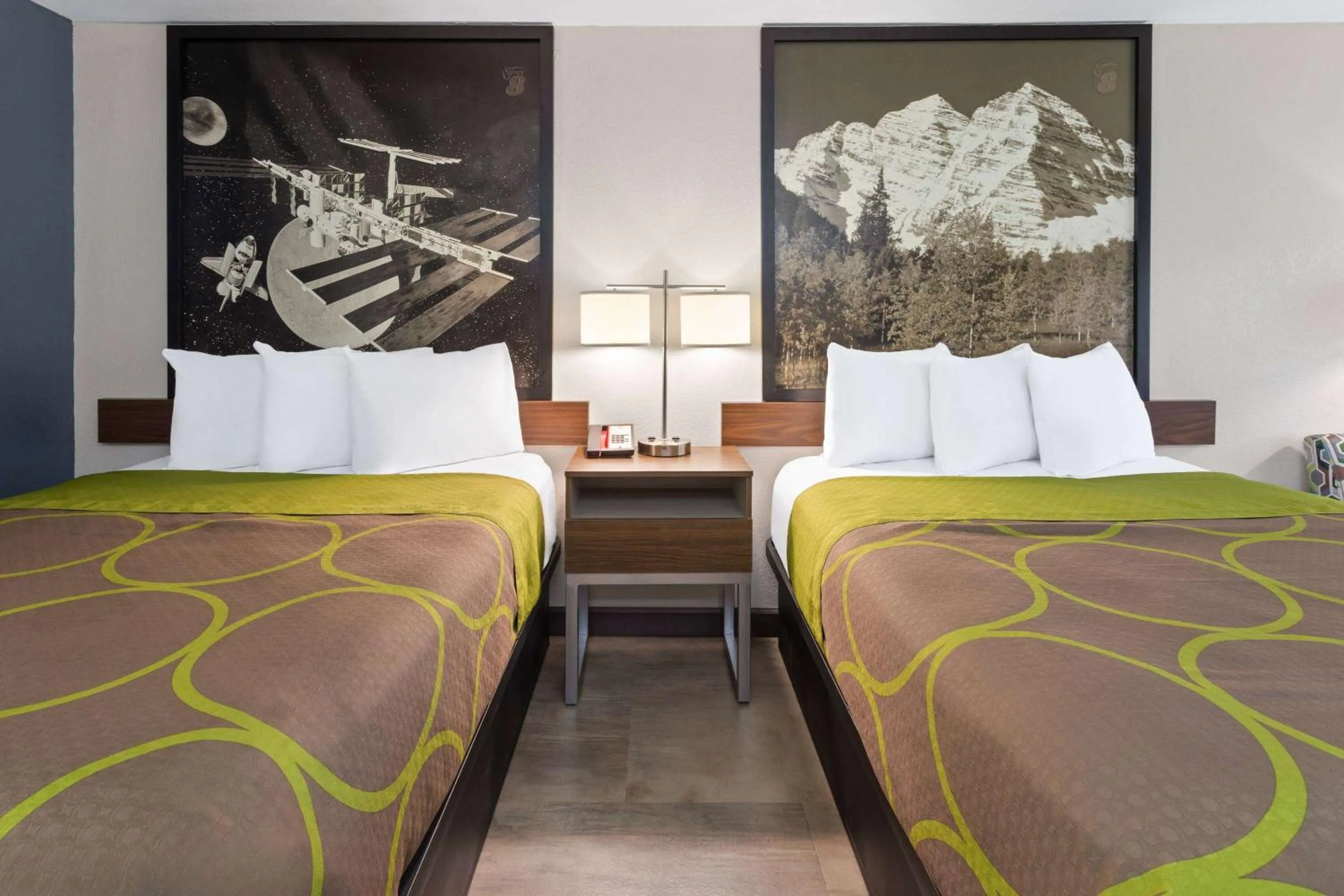 Photo of the whole room, Bed in Super 8 by Wyndham Prattville Montgomery