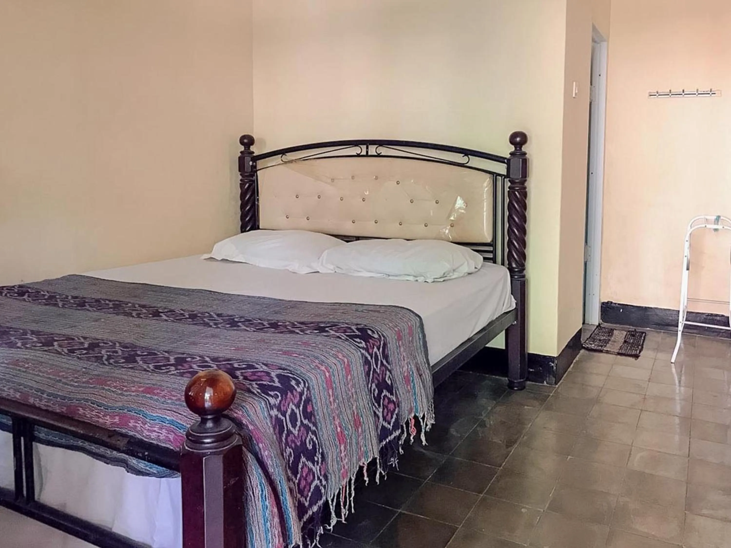 Bedroom, Bed in Oka Homestay Mitra RedDoorz