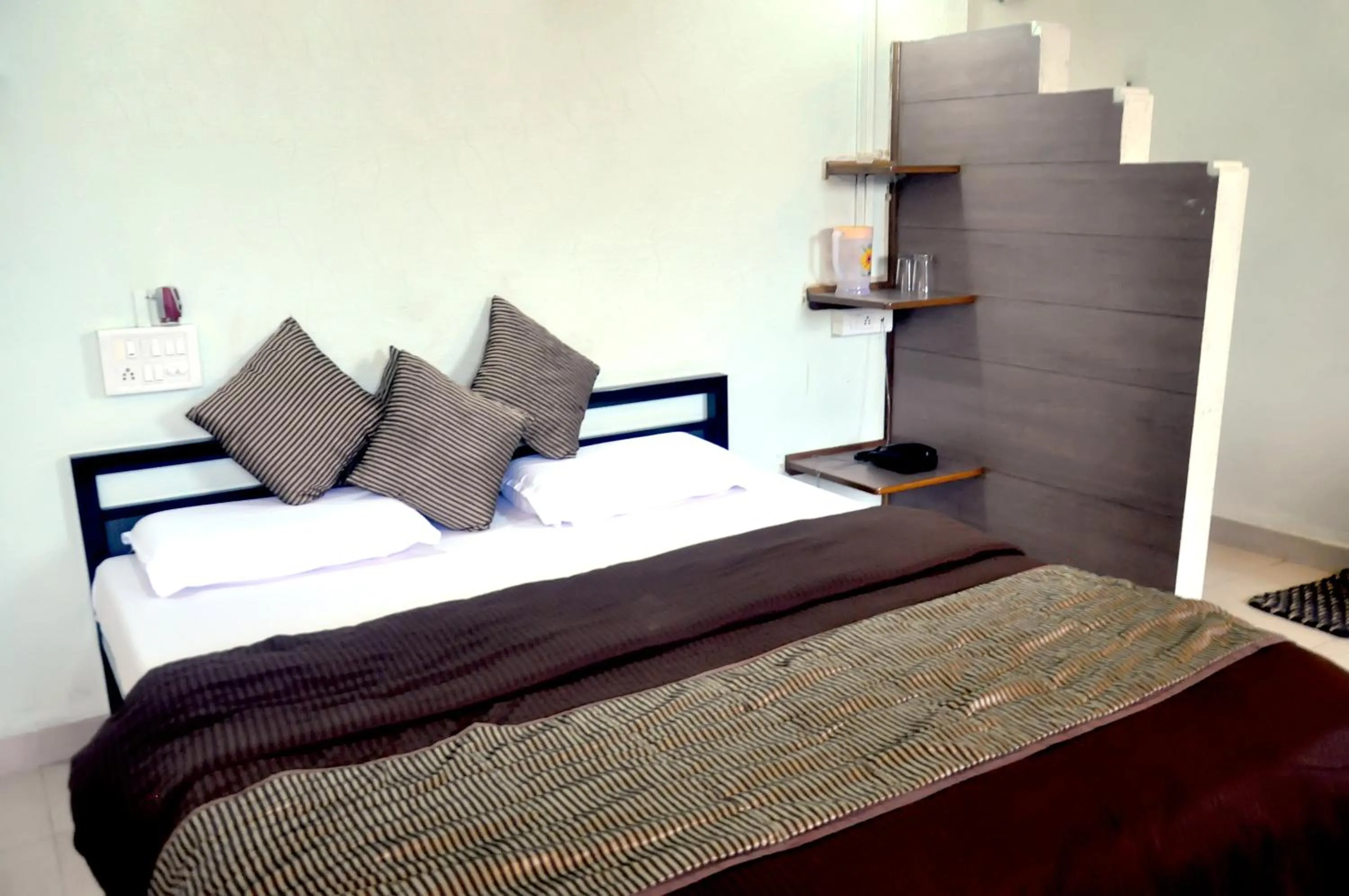 Radhanand Holiday Home