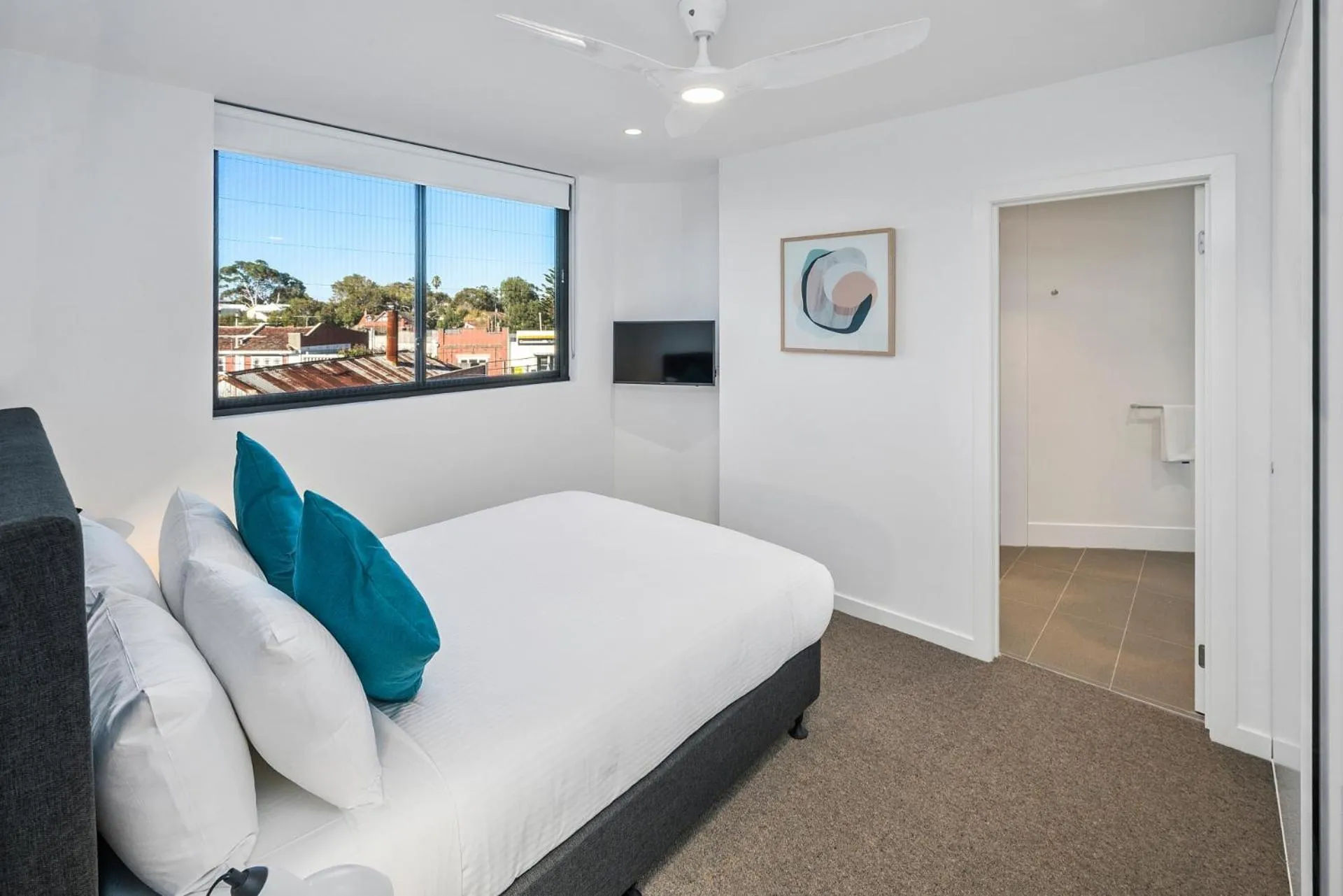 Bedroom, Bed in Anchorage Apartments Hampton