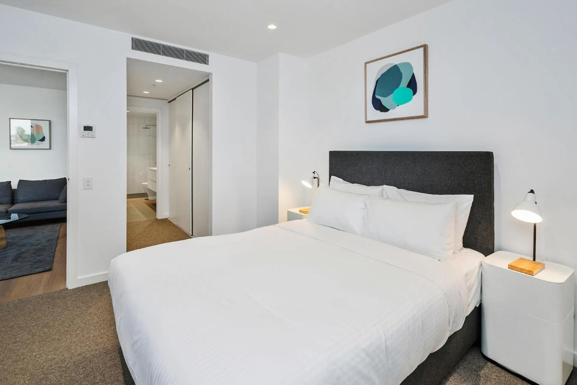 Bedroom, Bed in Anchorage Apartments Hampton