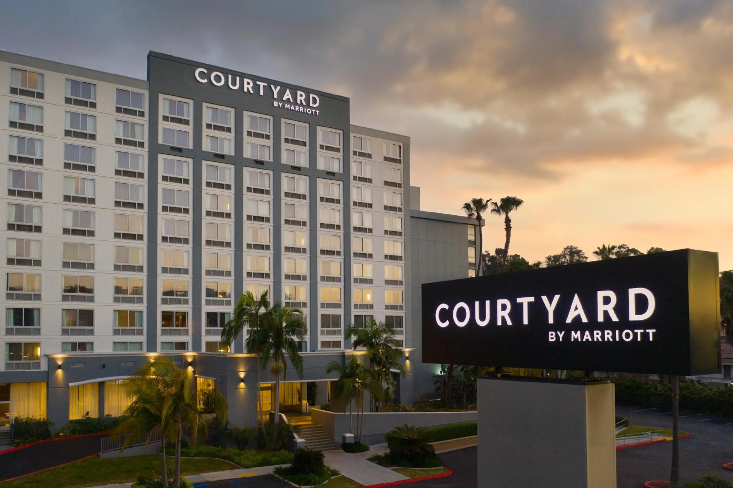 Property building in Courtyard by Marriott San Diego Mission Valley/Hotel Circle