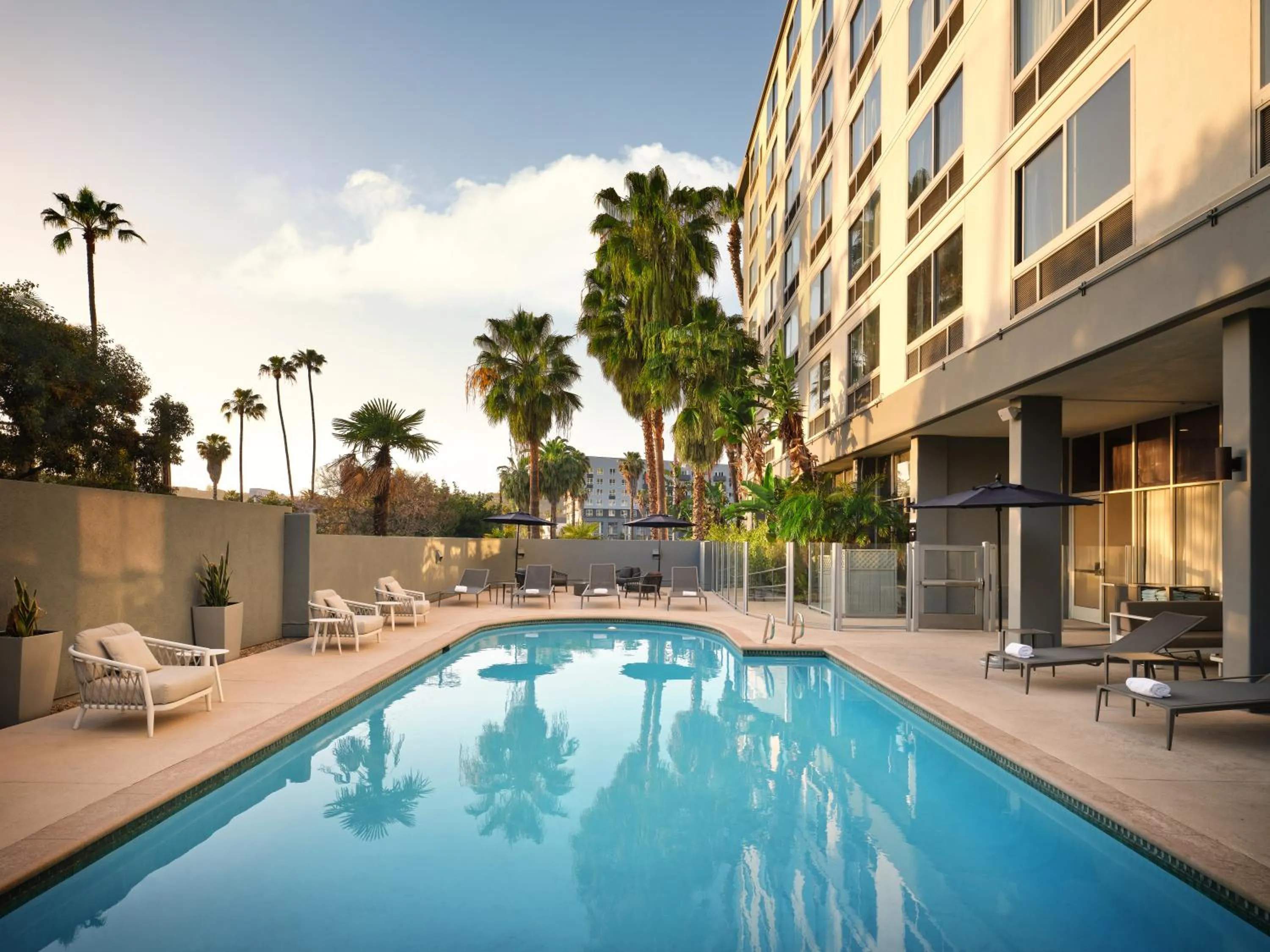 Swimming pool in Courtyard by Marriott San Diego Mission Valley/Hotel Circle