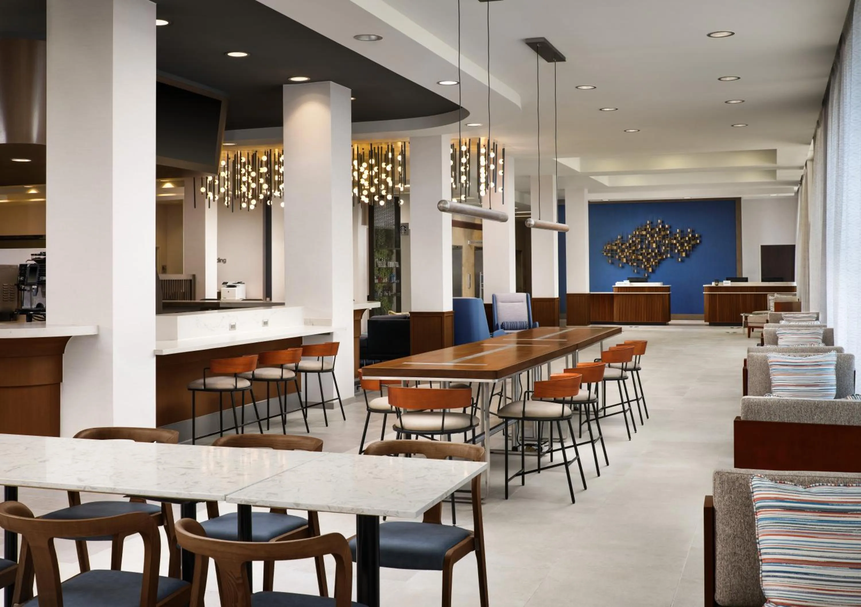 Restaurant/places to eat in Courtyard by Marriott San Diego Mission Valley/Hotel Circle