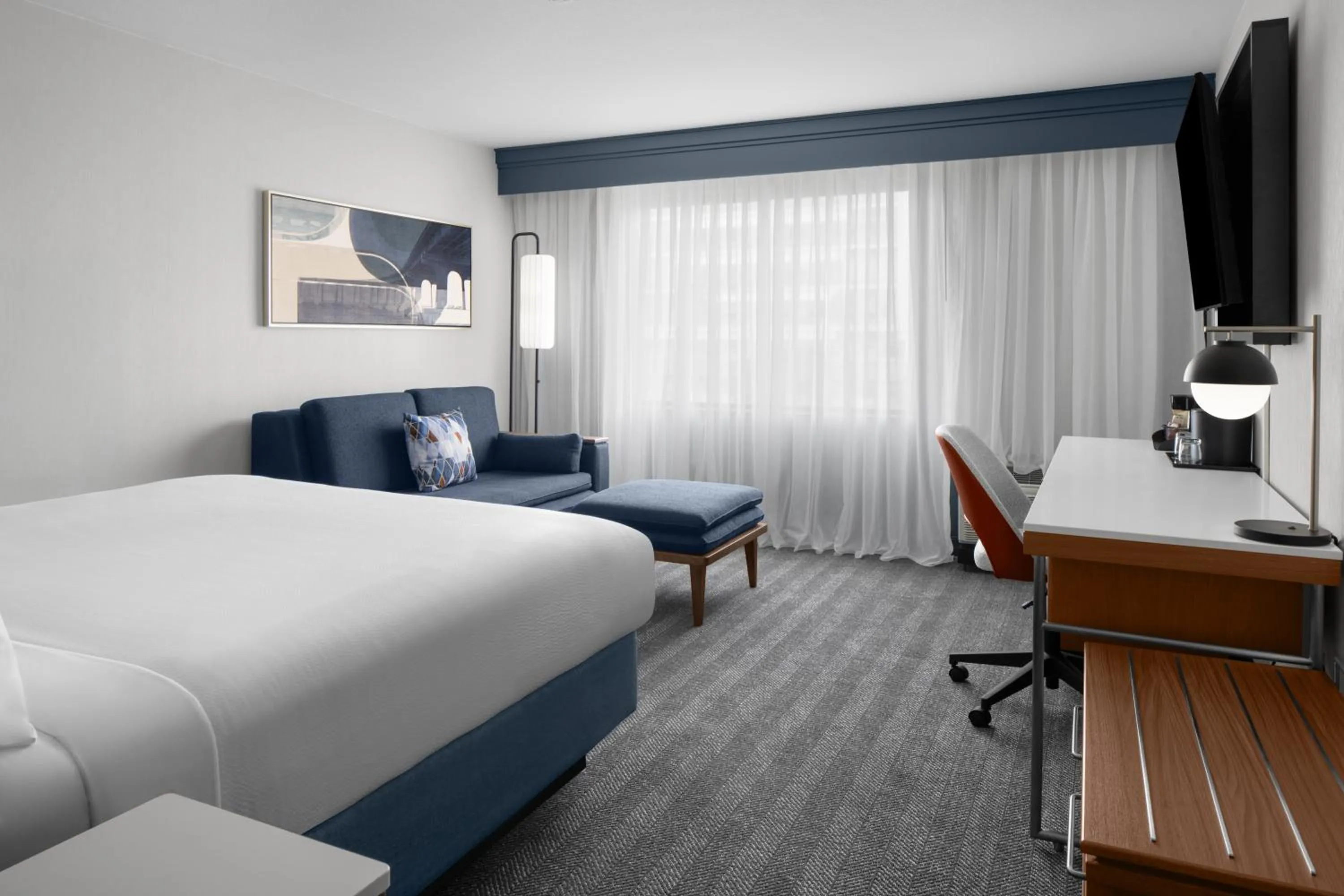 Bed in Courtyard by Marriott San Diego Central