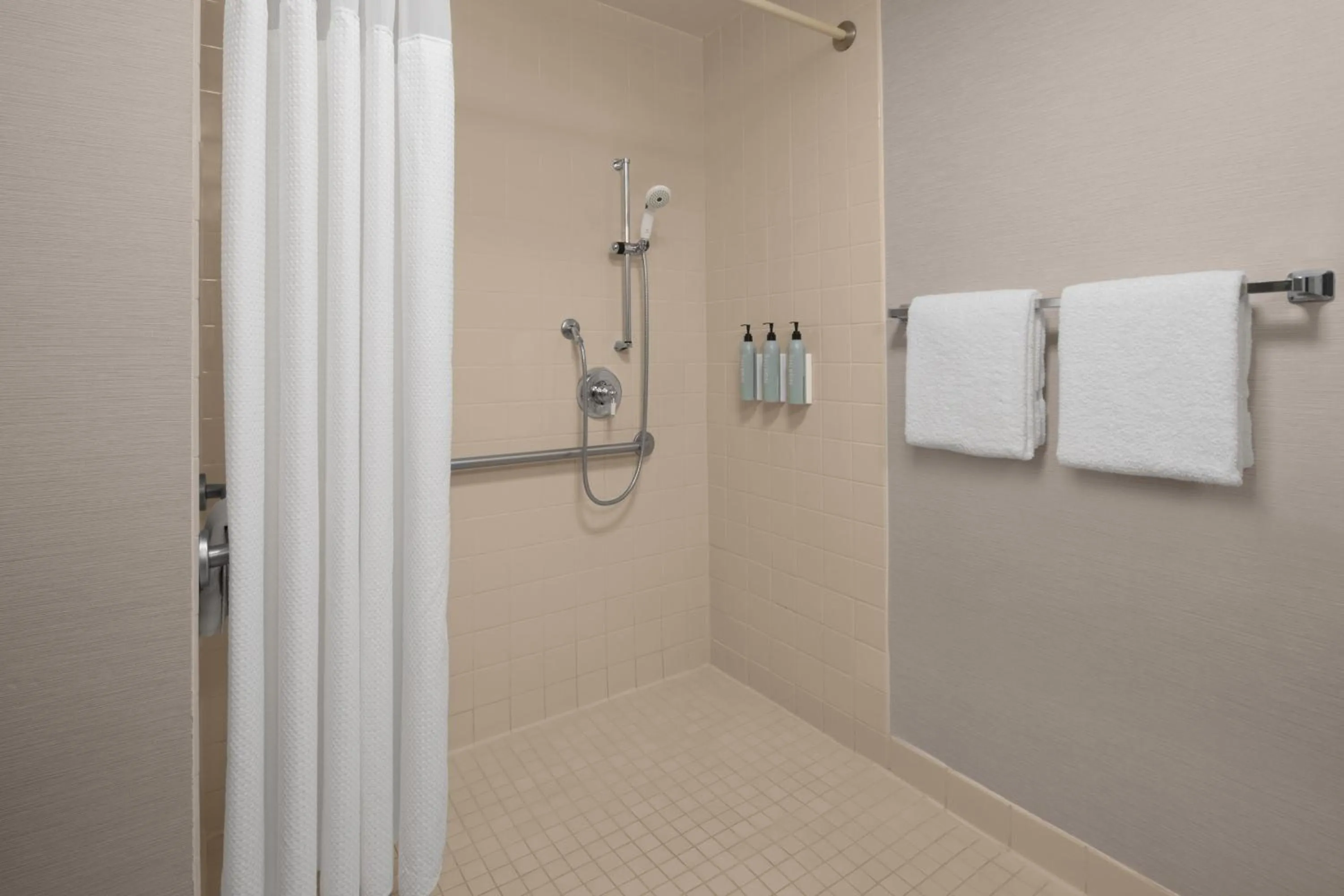 Bathroom in Courtyard by Marriott San Diego Central