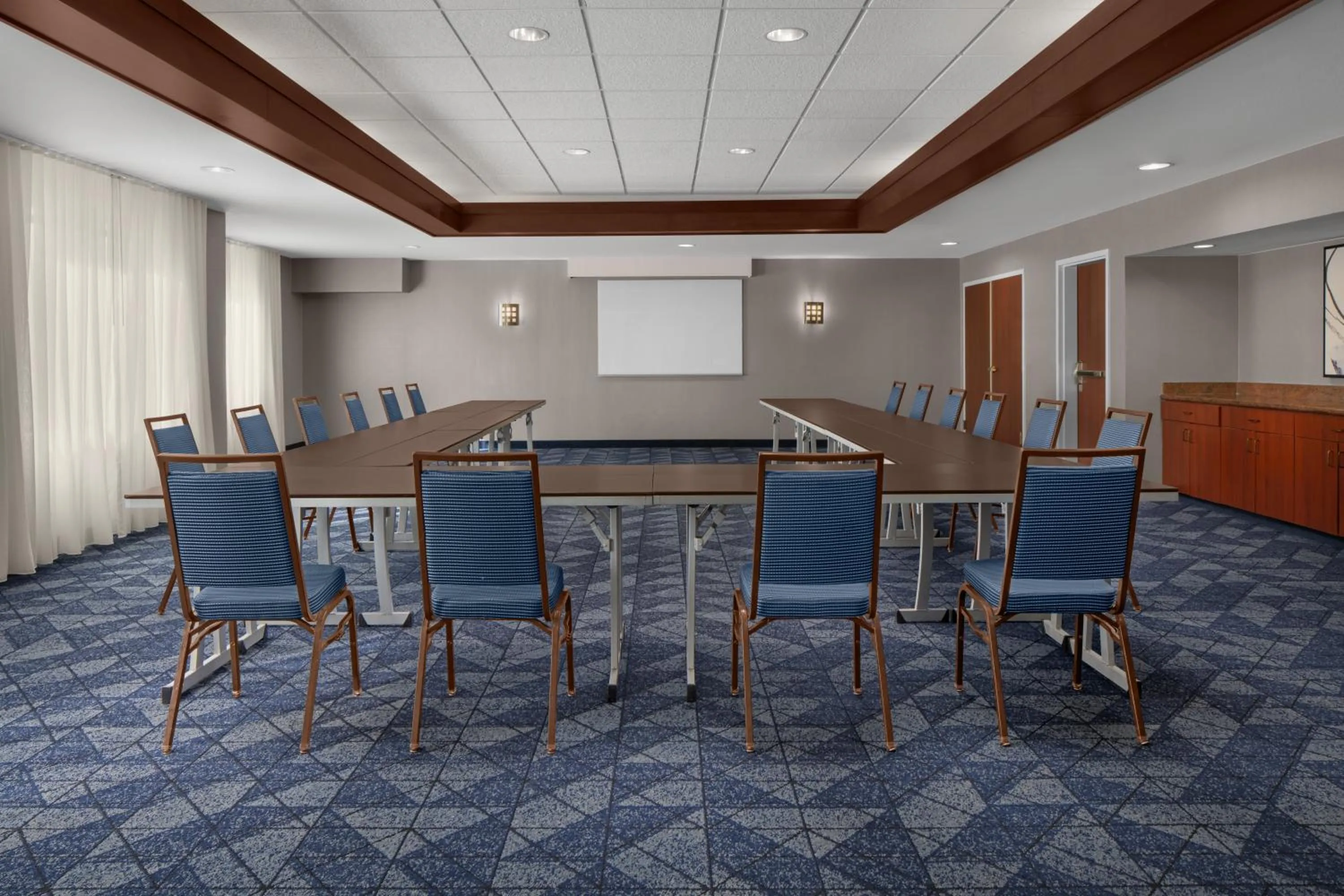 Meeting/conference room in Courtyard by Marriott San Diego Central