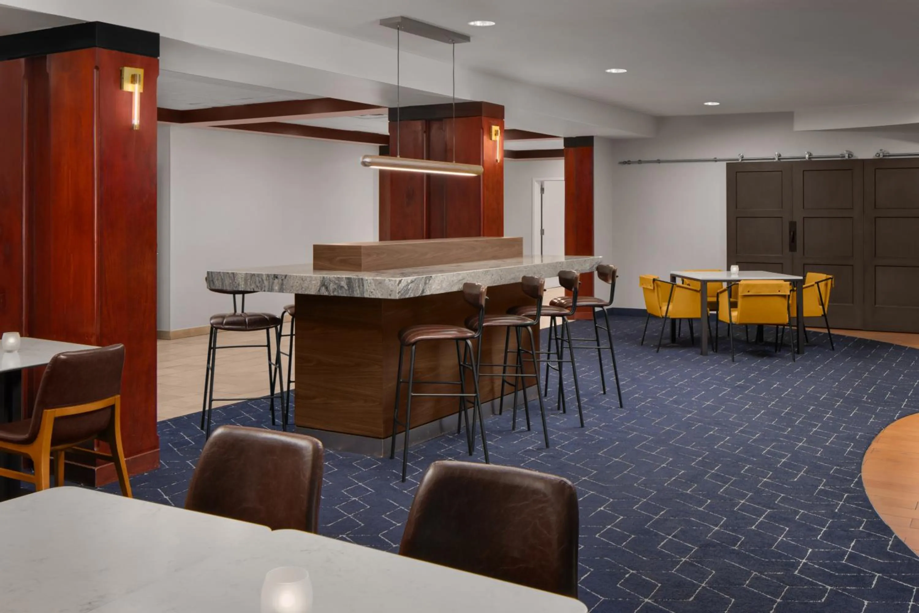 Seating area in Courtyard by Marriott San Diego Central
