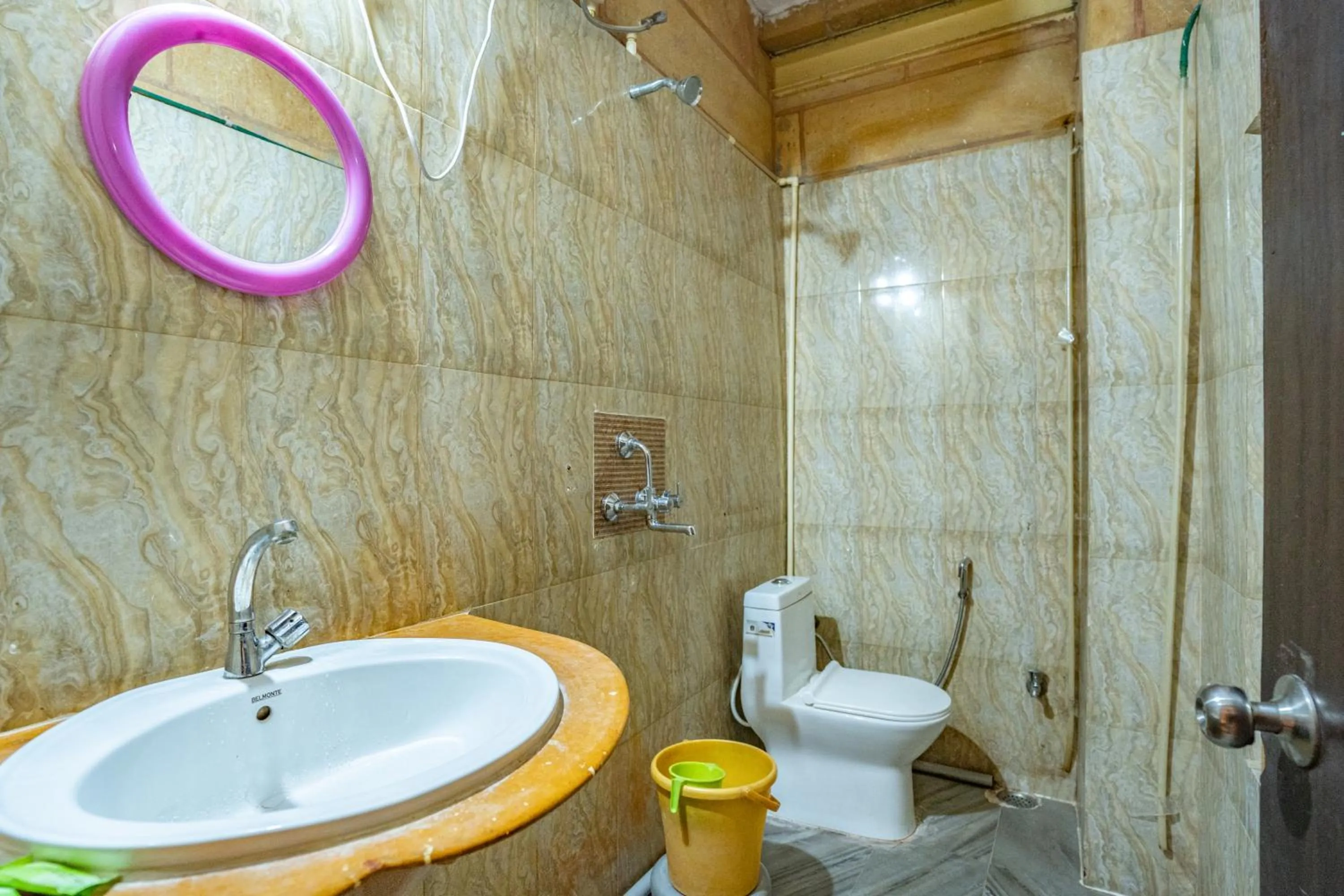 Shower in Hotel Fotiya jaisalmer